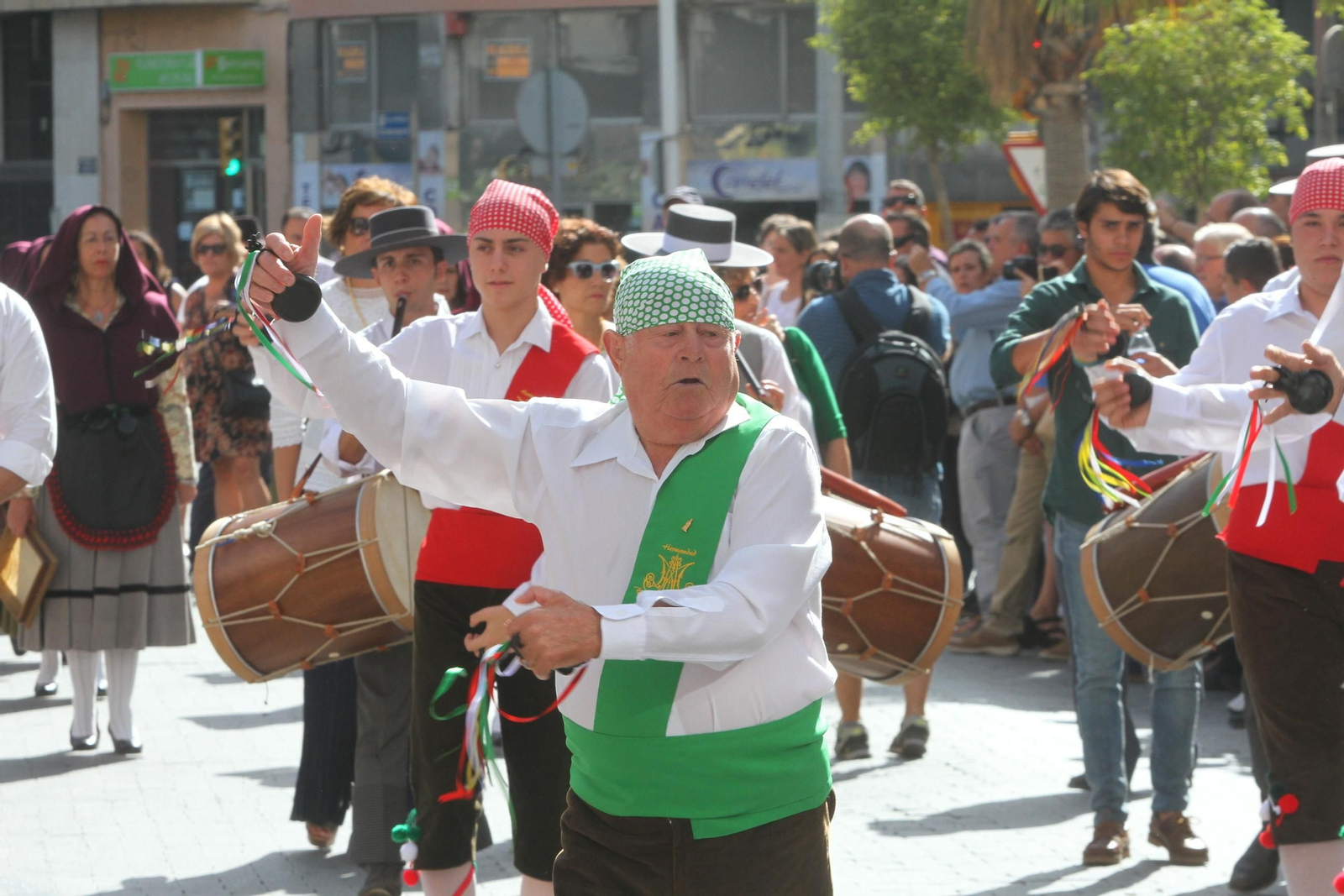 Imágenes del desfile Iberoamericano de bailes.