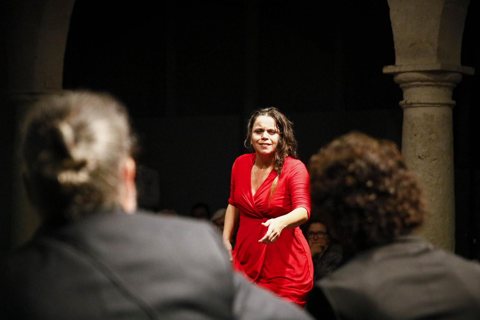 El Centro Andaluz de la Fotografía de Almería presenta el calendario 2025 con la actuación de la bailaora María Moreno, en imágenes