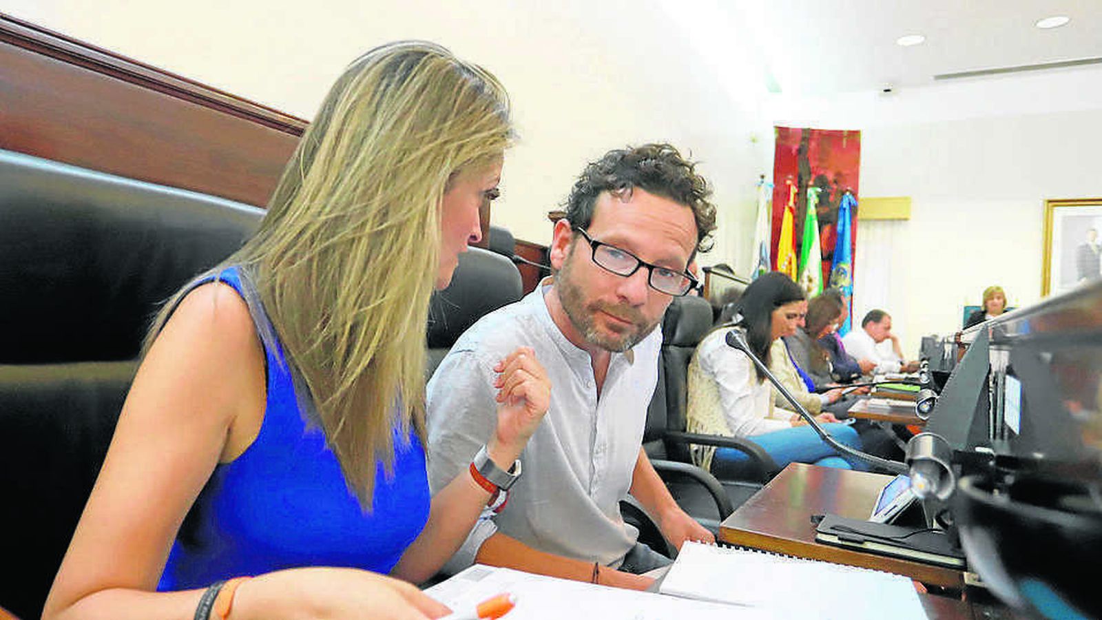 María Ponce, de Ciudadanos, y David Fernández, de Adelante Huelva.