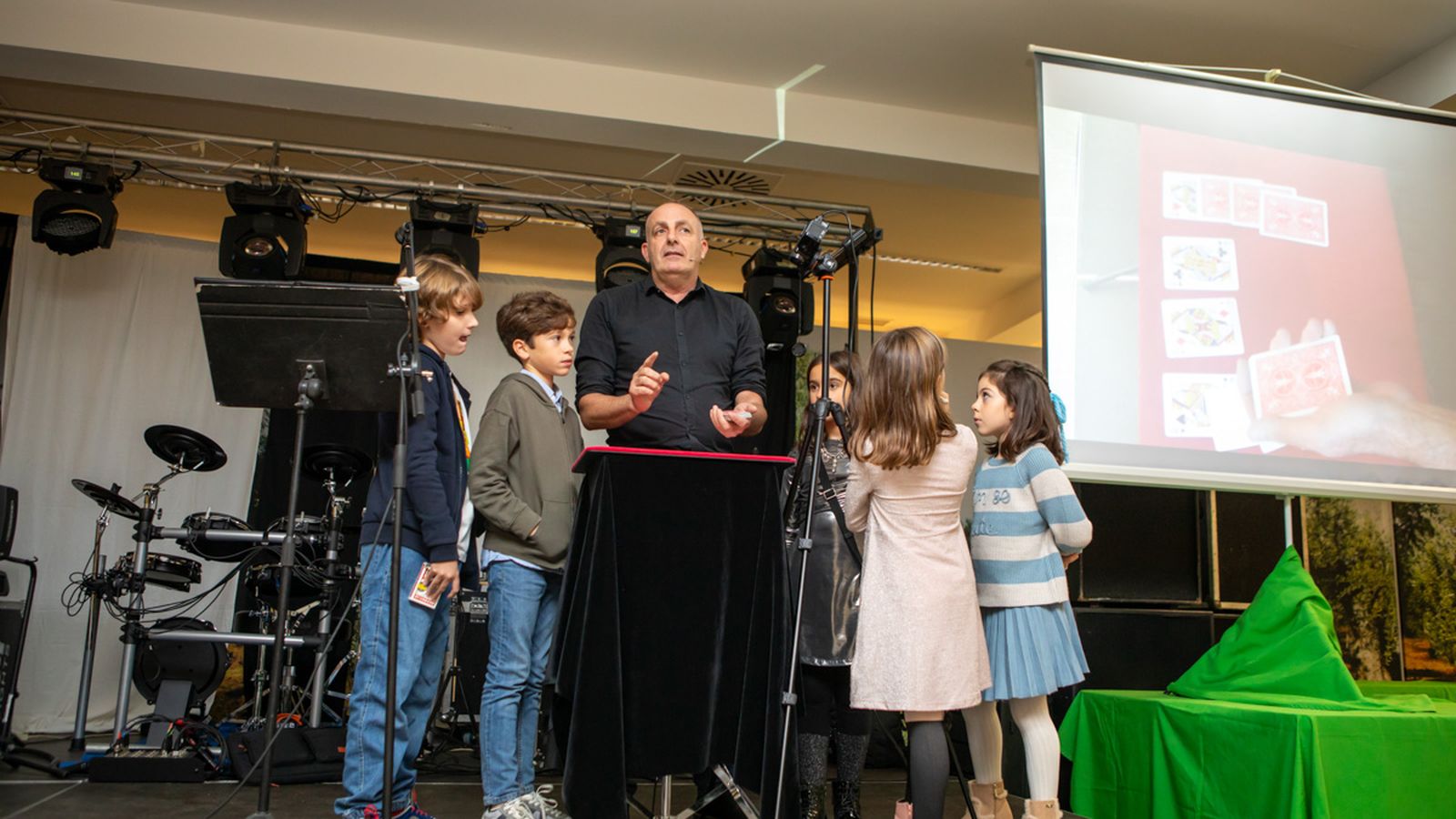 VII cena solidaria de la Asociación para la Lucha contra las Enfermedades de la Sangre (ALES), en imágenes