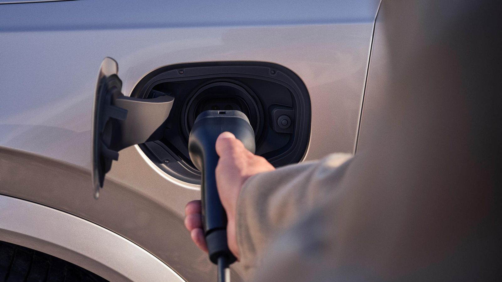 Según las previsiones de Ganvam, los coches con enchufe supondrán más del 17 por ciento de cuota de mercado, llegando al 22 el año que viene.