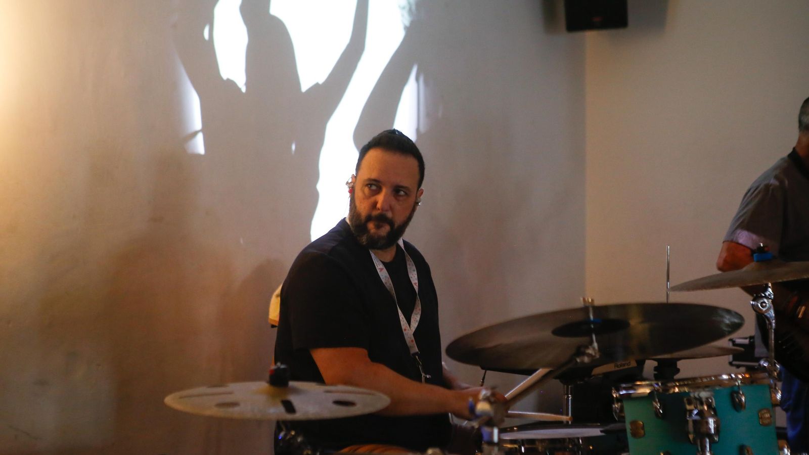 Juan Antonio Andrés a la batería.