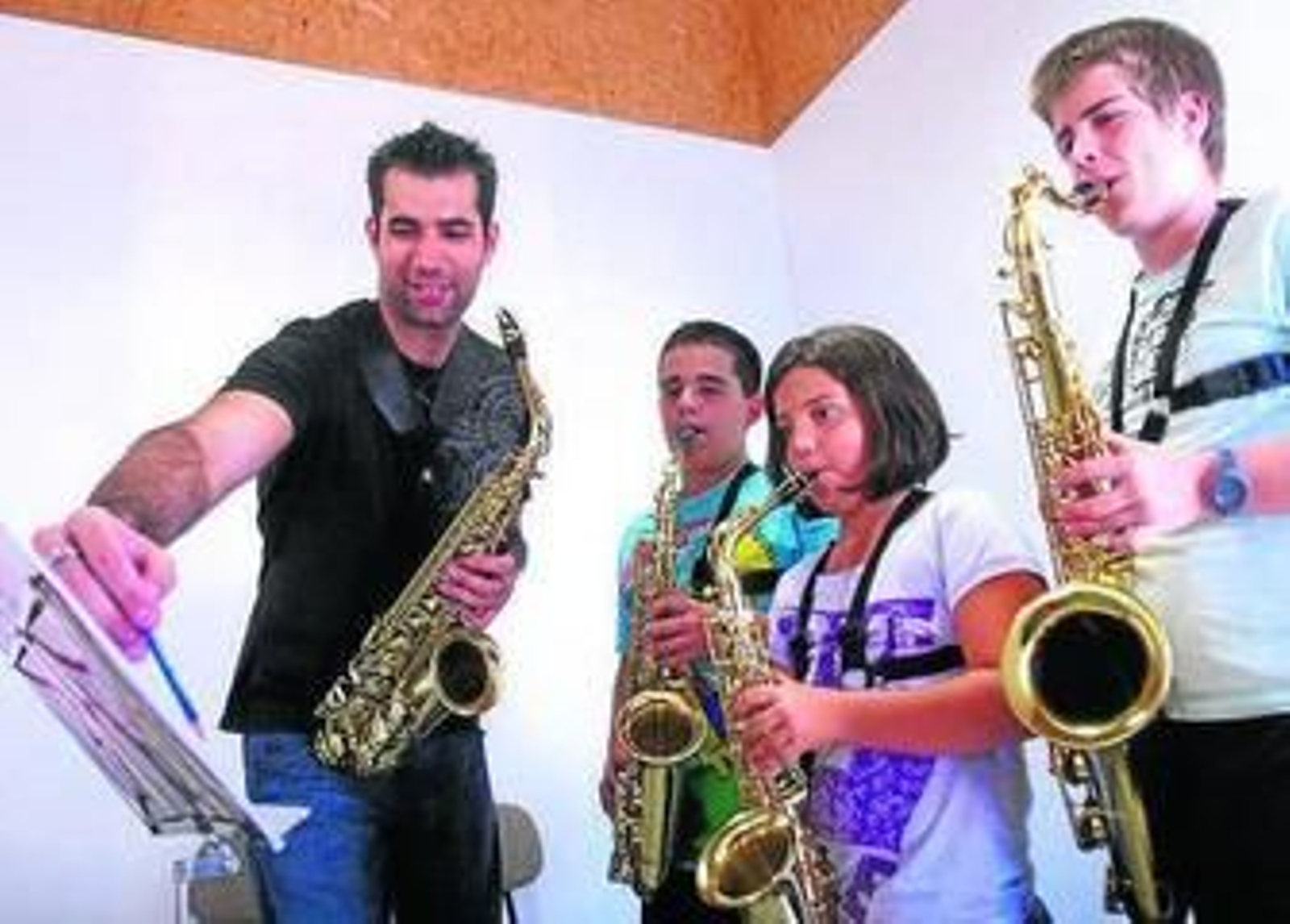 Aulas llenas de Do, Re, Mi, Fa, Sol, La, Si, Do Aulas llenas de Do, Re, Mi, Fa, Sol, La, Si, Do