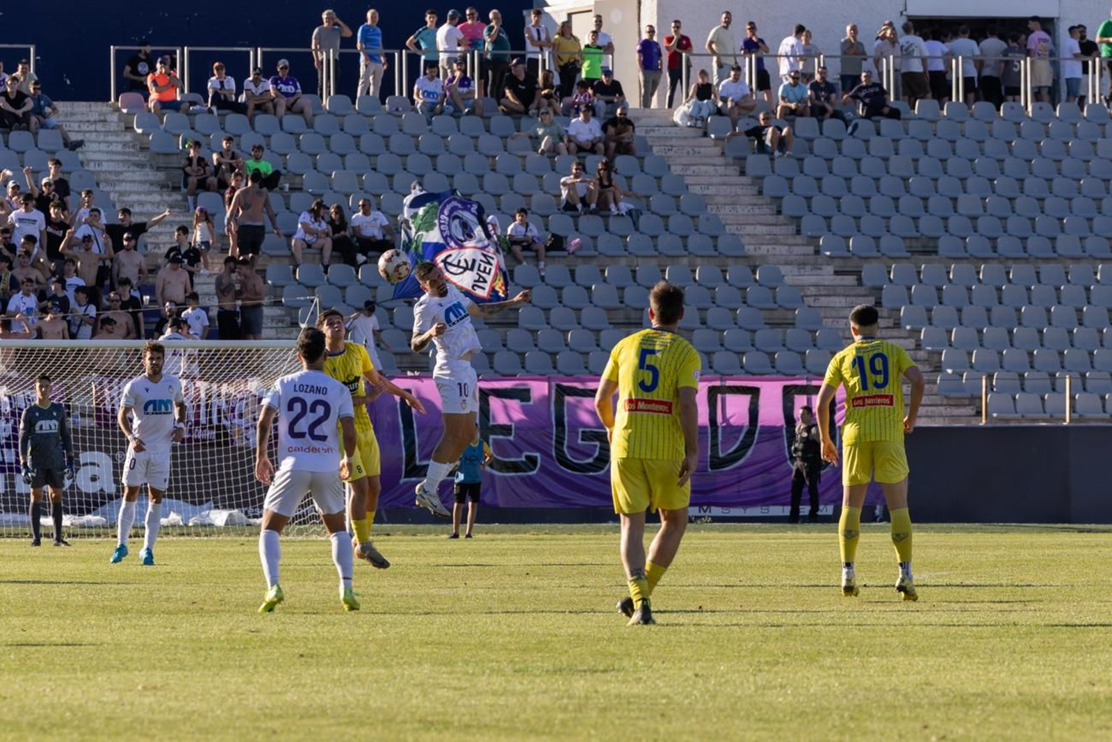 Las mejores imágenes del Real Jaén - CD Huétor Tájar Las mejores imágenes del Real Jaén - CD Huétor Tájar