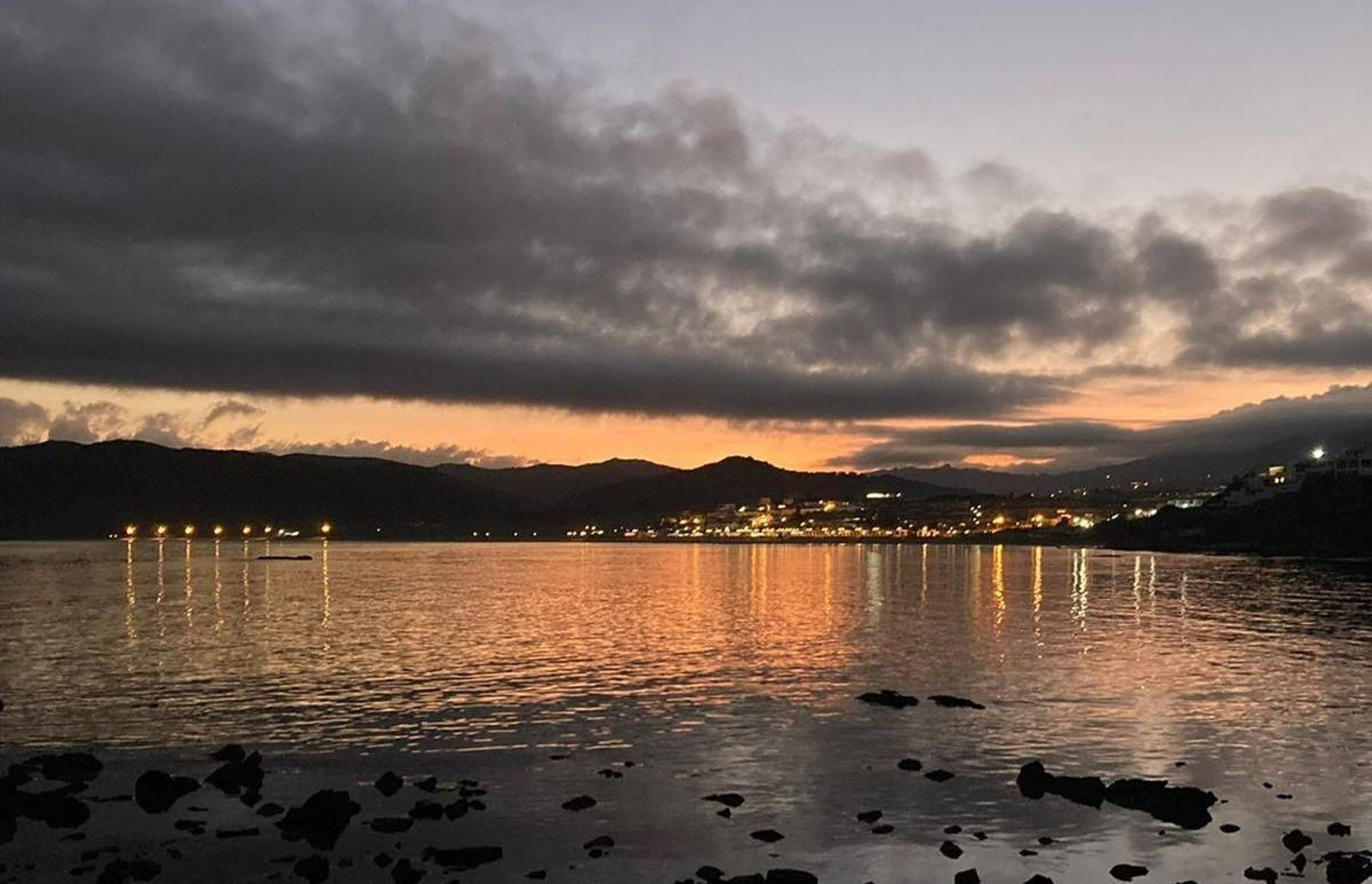 Atardecer desde el Parque del Centenario. Atardecer desde el Parque del Centenario.