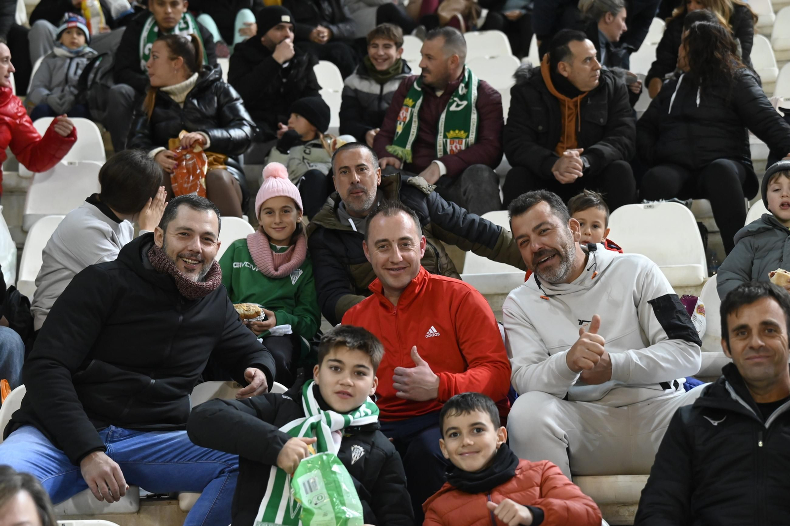 Las mejores fotos del gran ambiente en El Arcángel para el Córdoba CF - Eibar Las mejores fotos del gran ambiente en El Arcángel para el Córdoba CF - Eibar