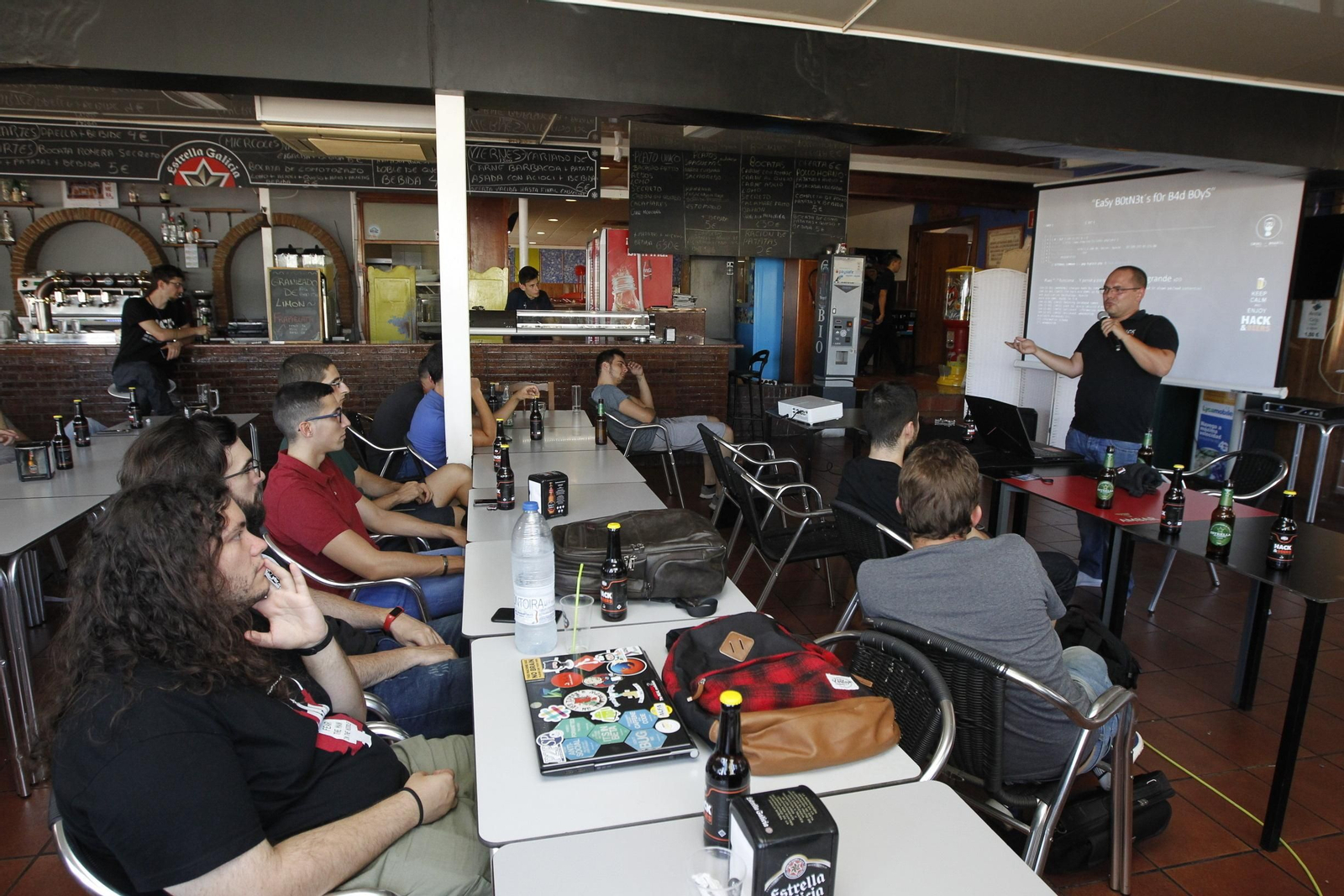 Hackers y cervezas para debatir sobre ciberseguridad