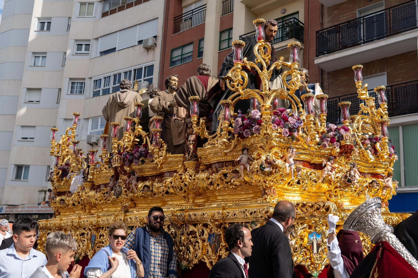 Domingo de Ramos: Imágenes de la procesión de La Sagrada Cena y Maria Santísima del Rosario