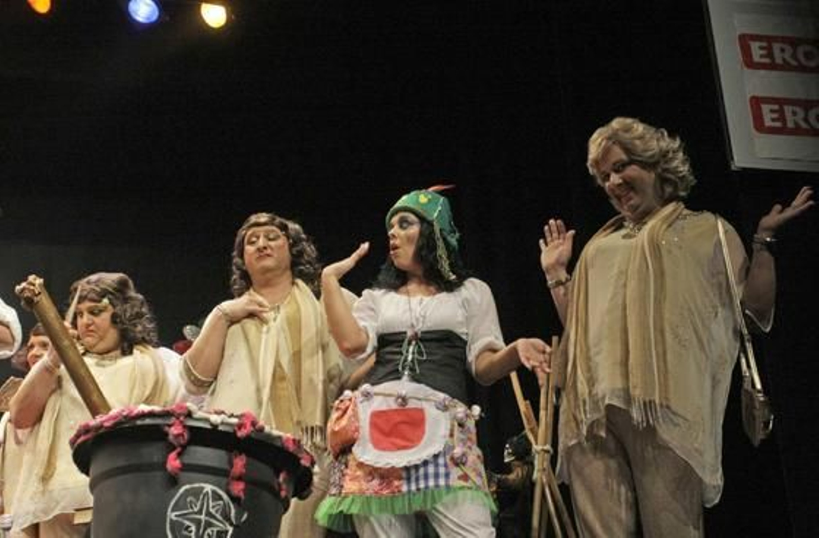 Chirigota 'Menea, menea que Matilde se cabrea'./Erasmo Fenoy

Foto: Erasmo  Fenoy