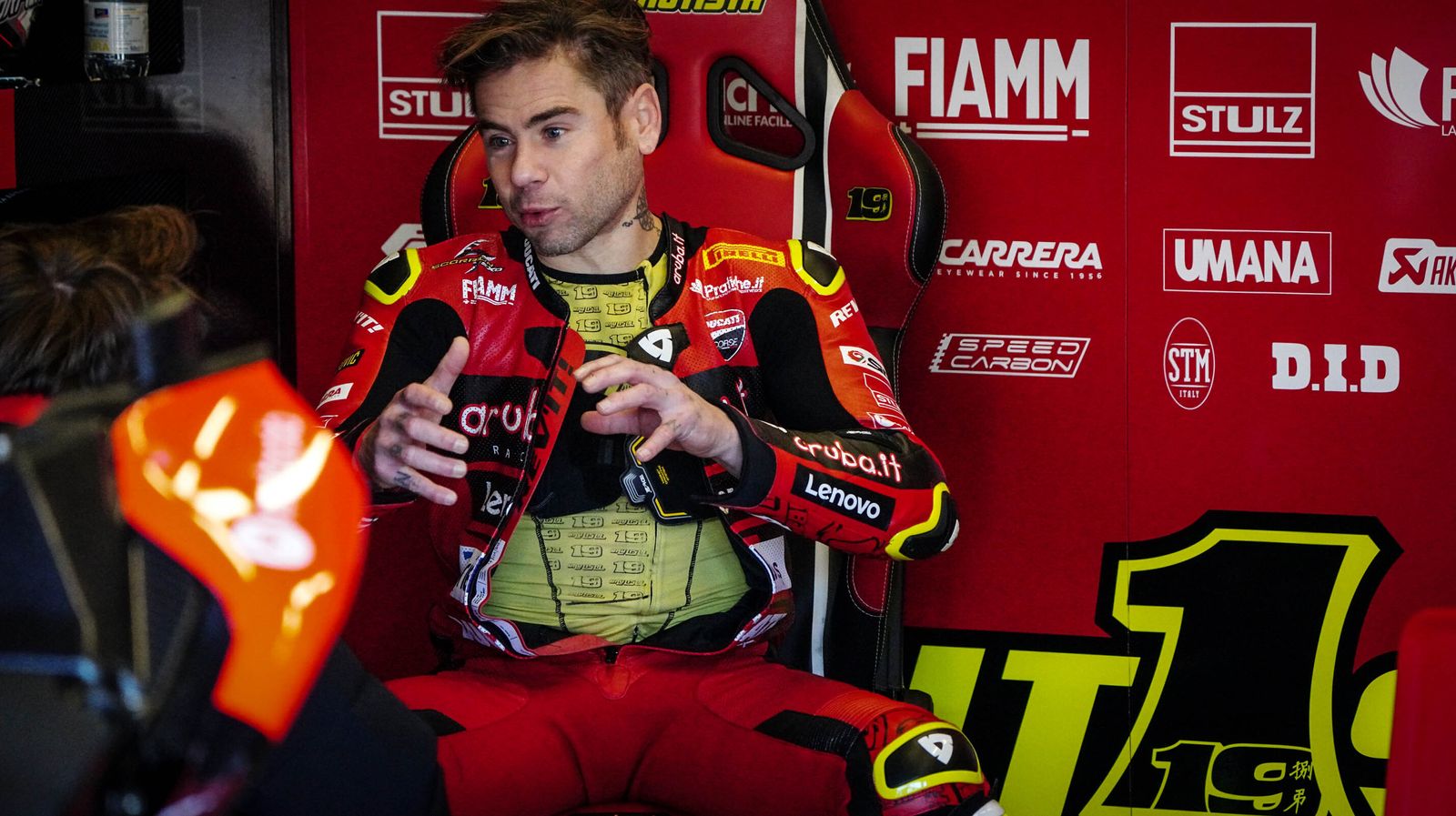 Álvaro Bautista estrena su numero 1 en las pruebas de SBK en Jerez