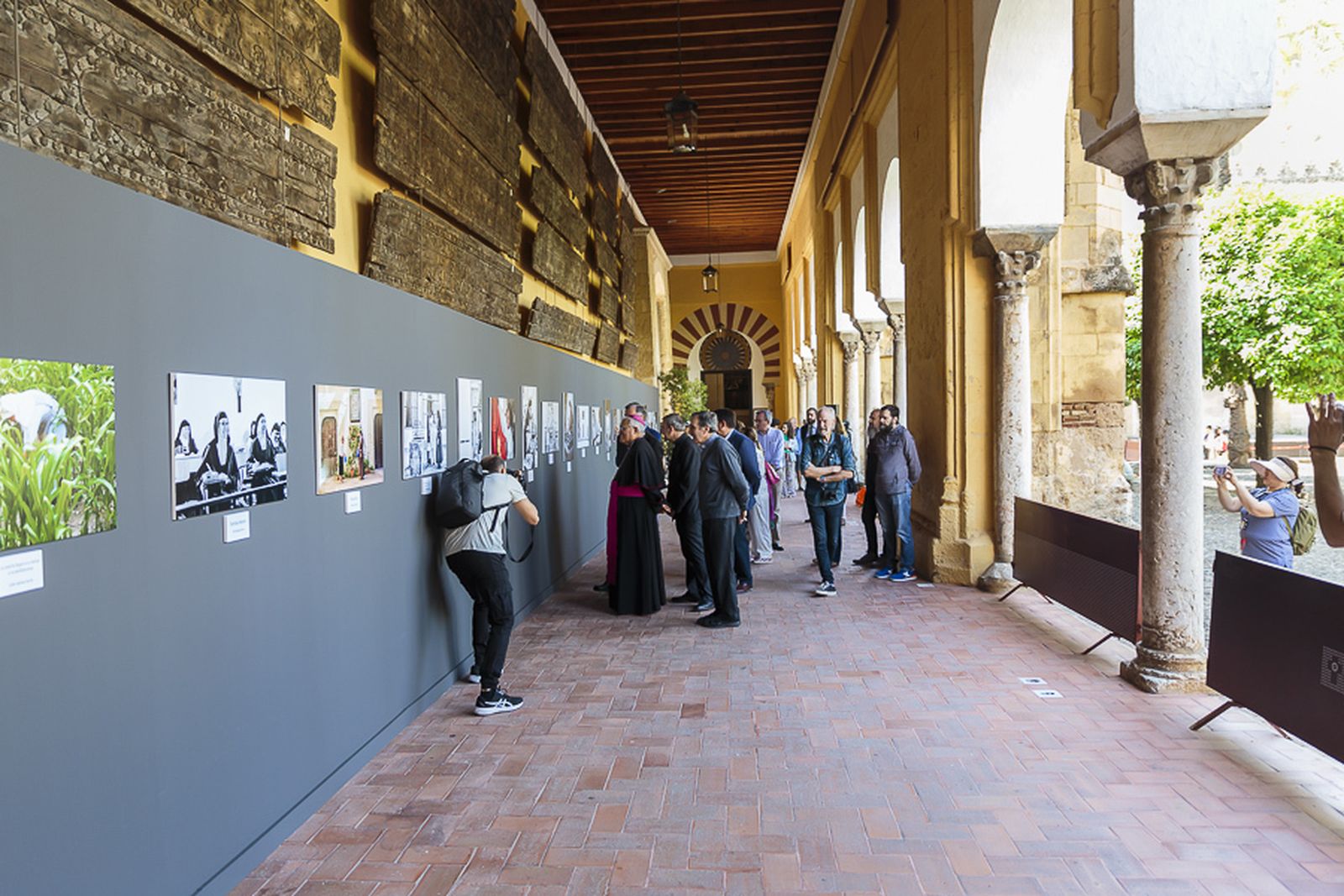 La exposición 'Ventanas al cielo. Dentro de la clausura' de Córdoba, en imágenes