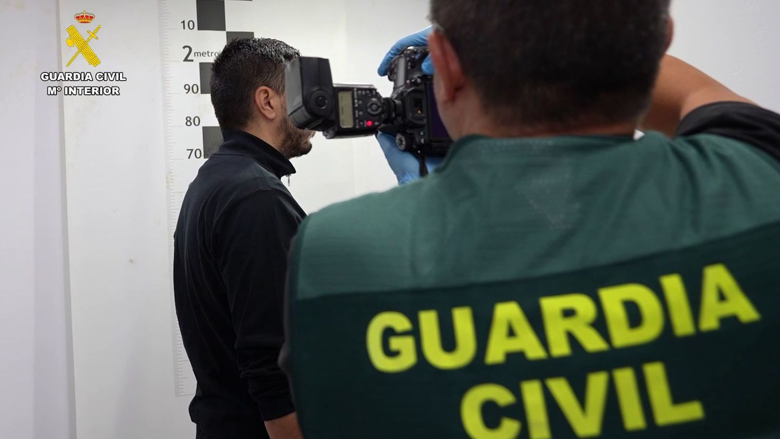 Karim El Baqqali, siendo reseñado en la Comandancia de Cádiz.