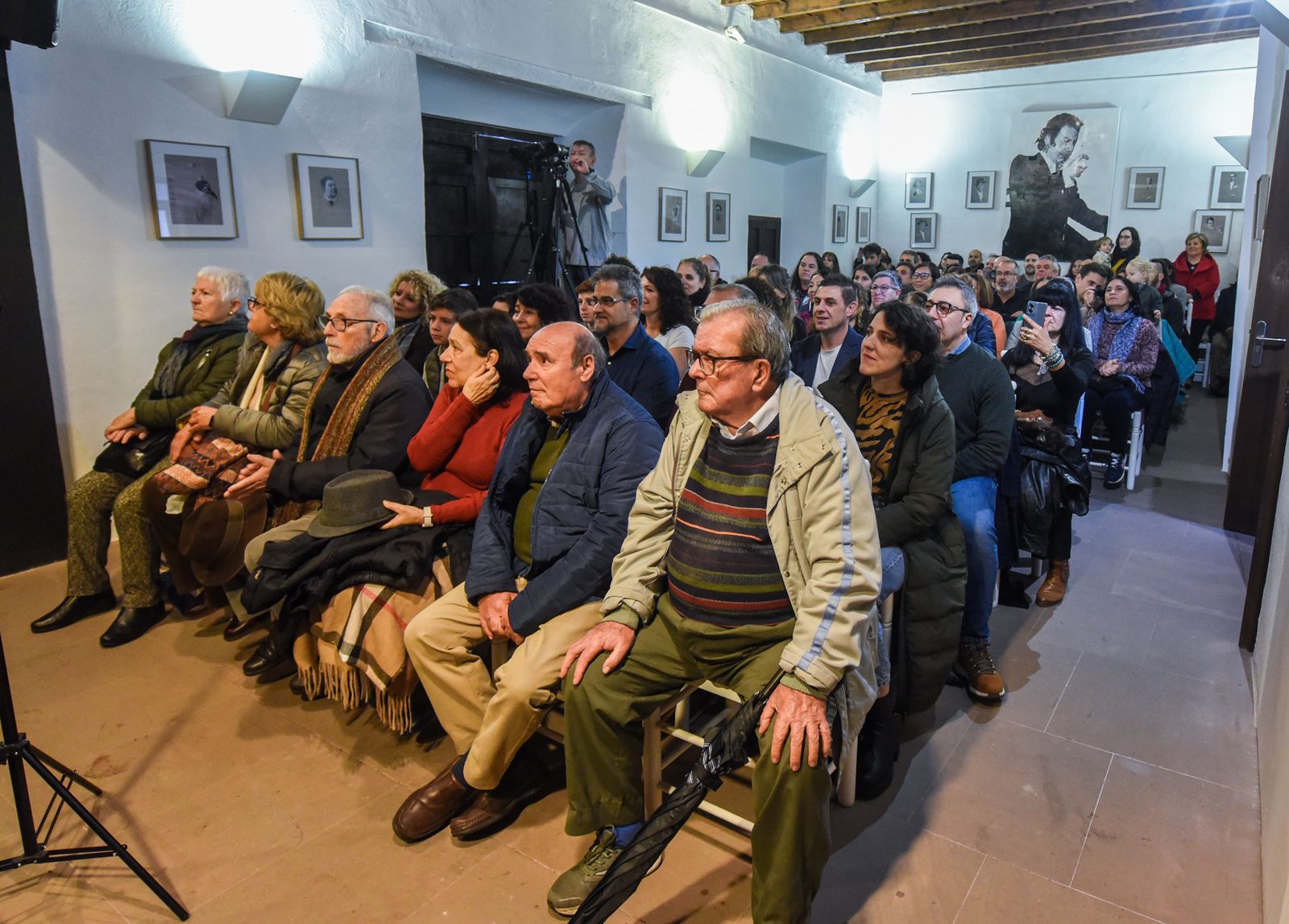 Una zambomba llena de flamenco la Navidad cordobesa en la Posada del Potro, en fotos