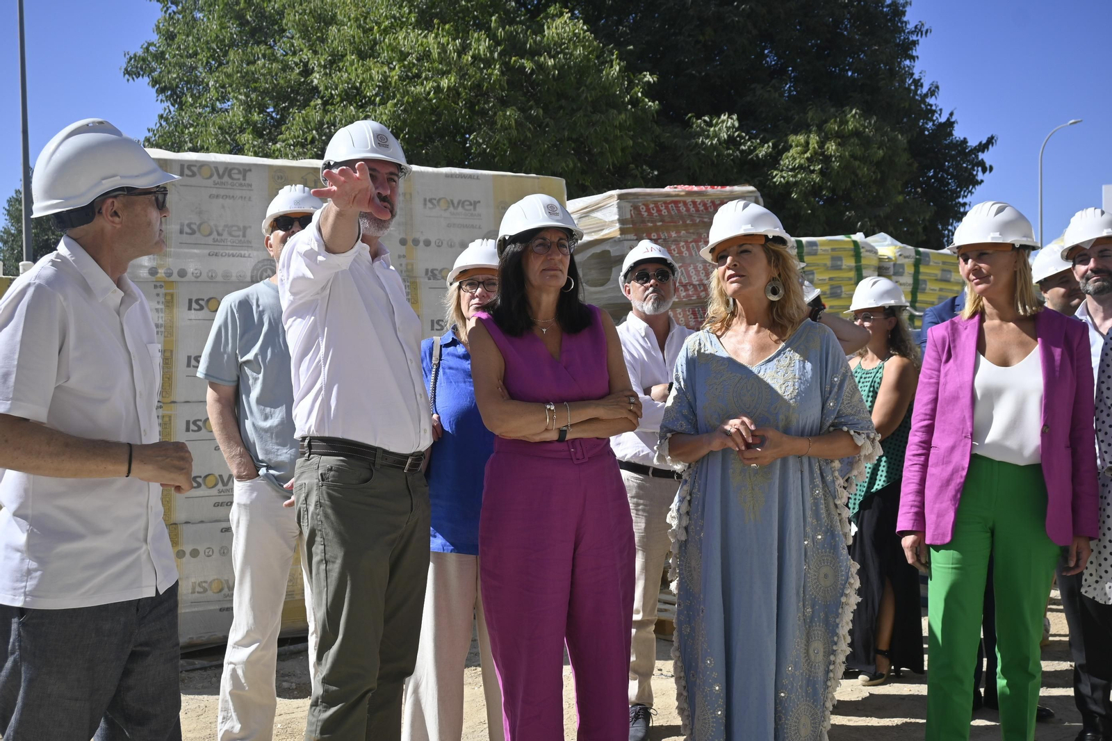 Amelia Martinez y Pilar Miranda visitan las obras de proyecto de residencia en el Campus del Carmen, en imágenes