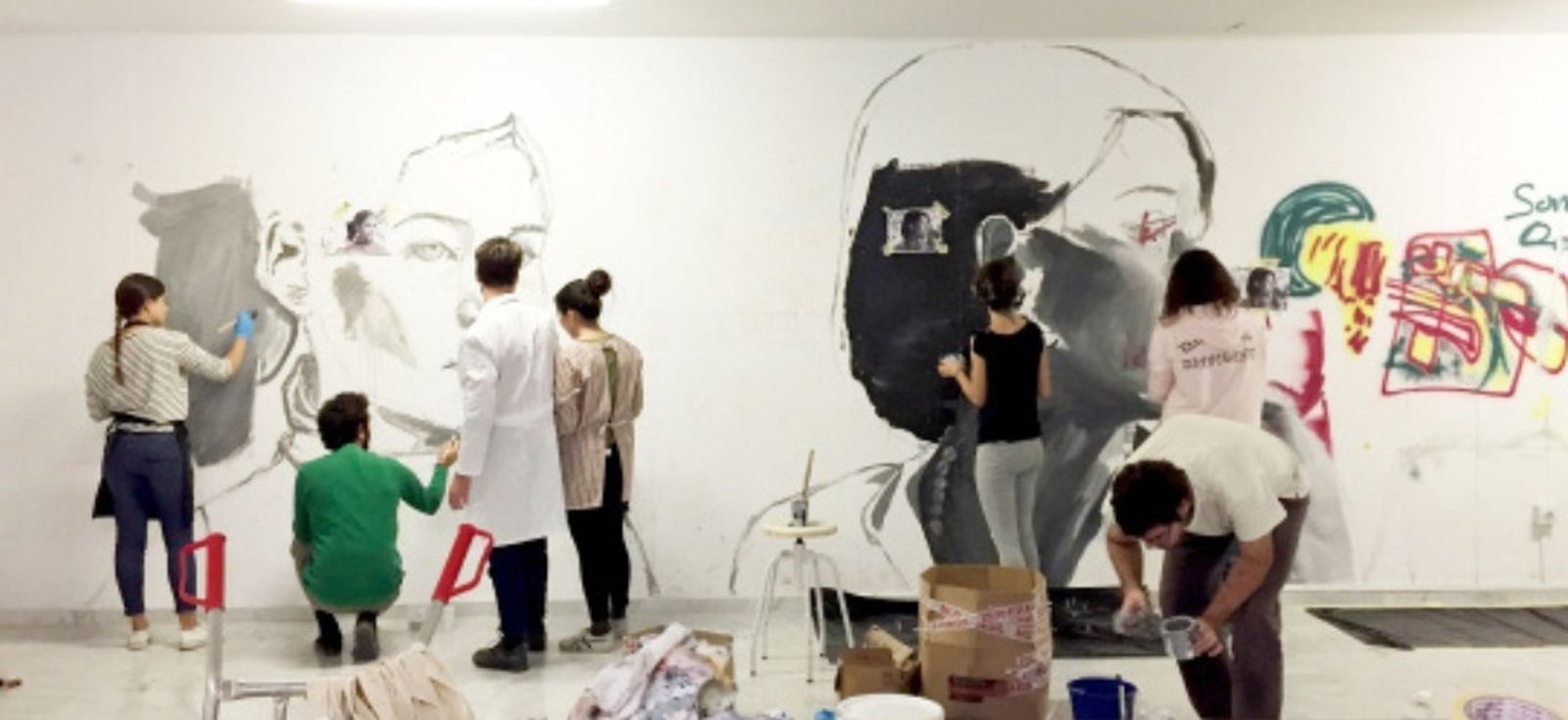 Entre las actividades del Tuenti Urban Art Academy, destaca la intervención mural de la artista  Doa Oa.