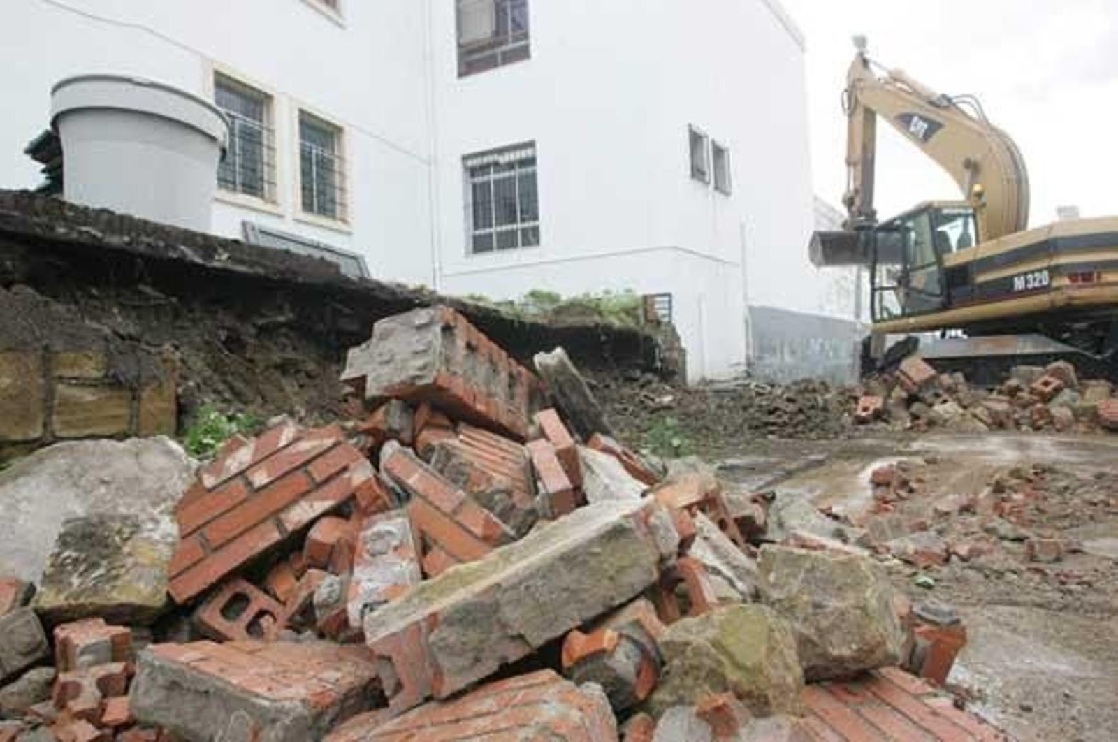 Las fuertes lluvias provocaron numerosas incidencias y un reguero de daños en muchas poblaciones de la comarca

Foto: Fotos Vanessa Perez-Erasmo Fenoy