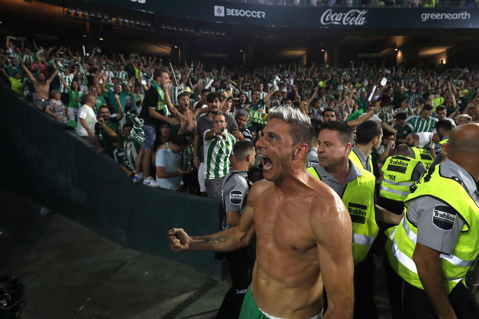 Joaquín celebra su gol en el derbi.