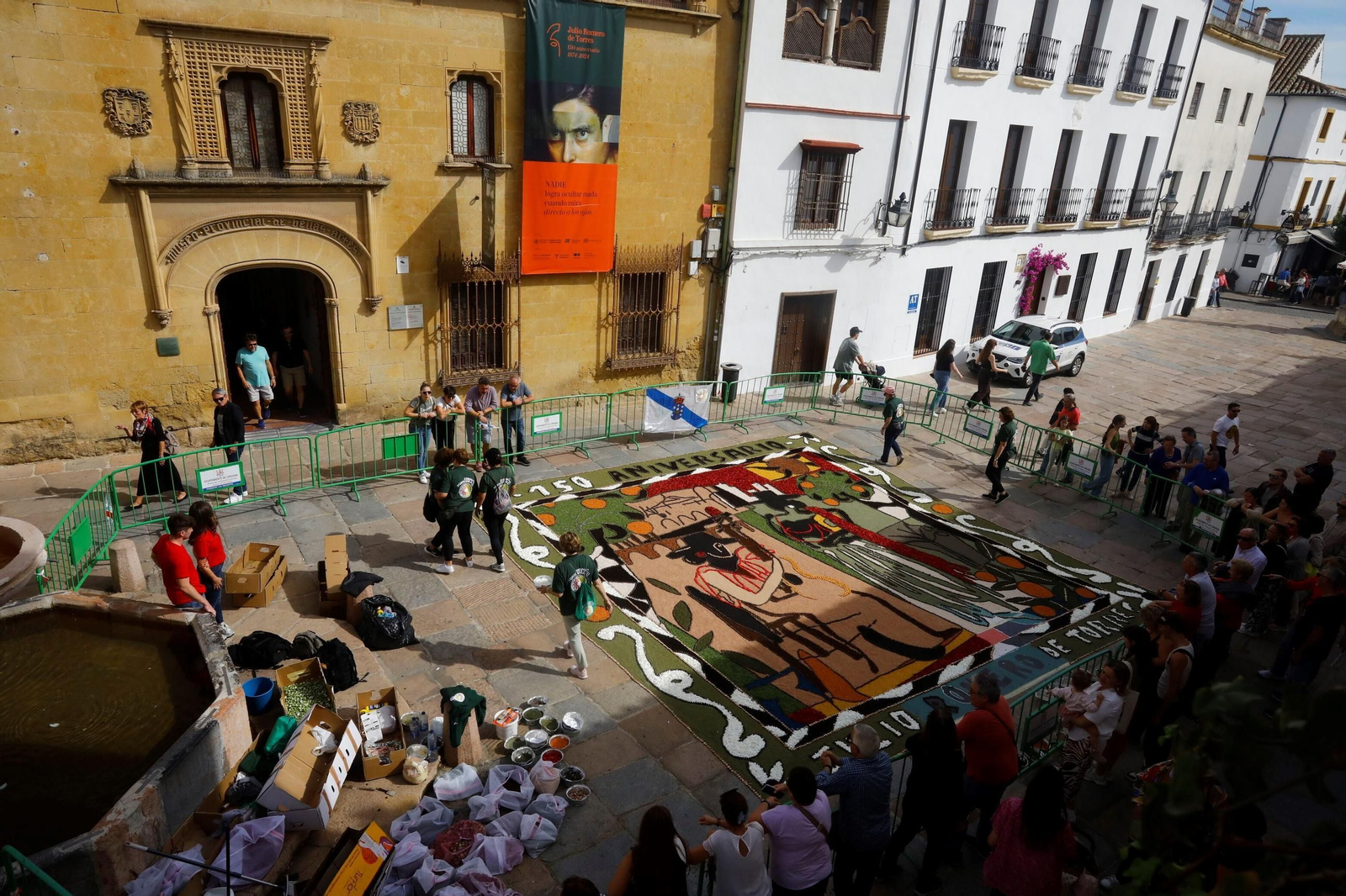 Las imágenes de la espectacular alfombra floral inspirada en Romero de Torres