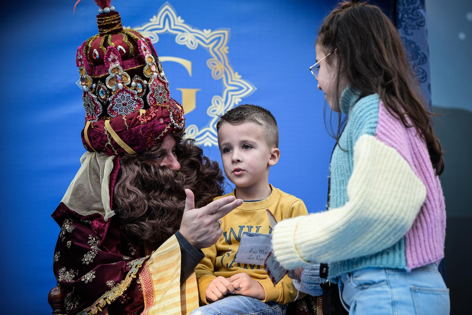 Imágenes de la entrega de cartas a SSMM Los Reyes Magos en el Ayuntamiento