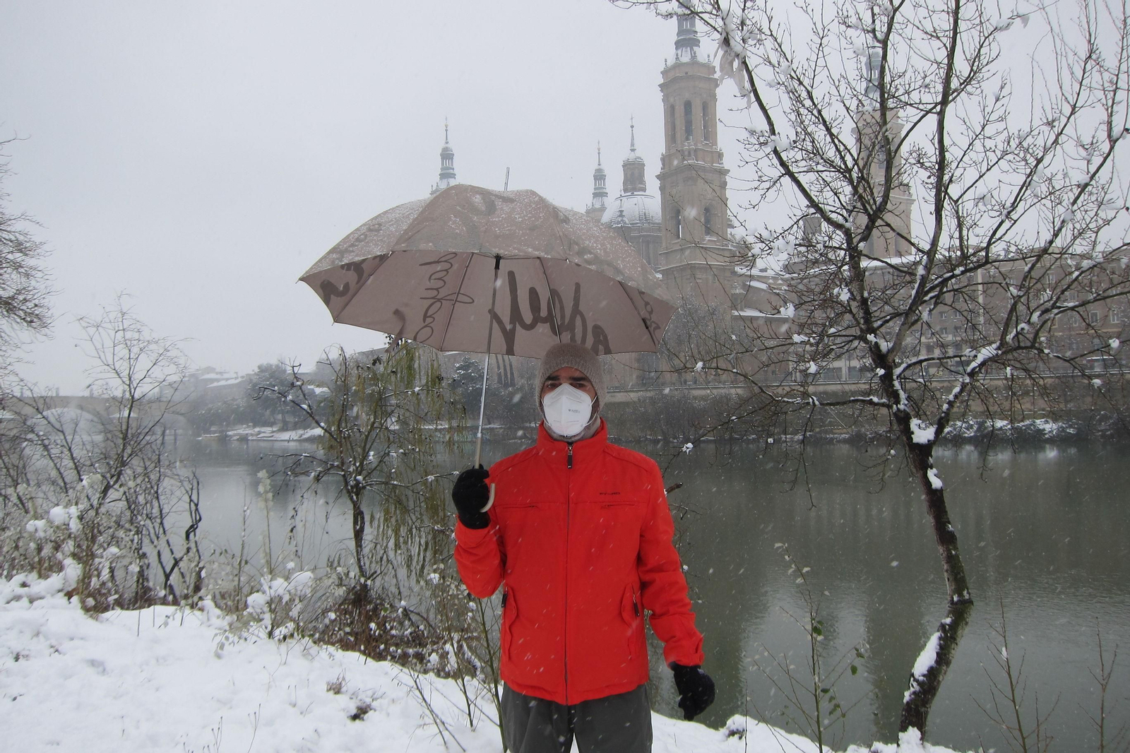 El segundo día del temporal 'Filomena' en imágenes: más nieve y caos