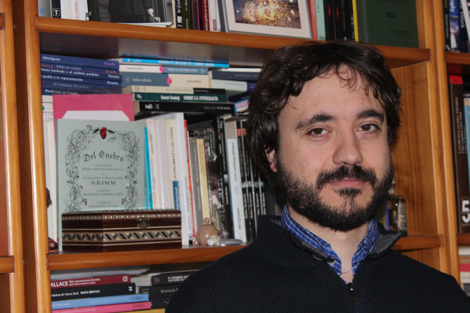 El escritor vasco Aitor Francos (Bilbao, 1986), retratado en su casa.