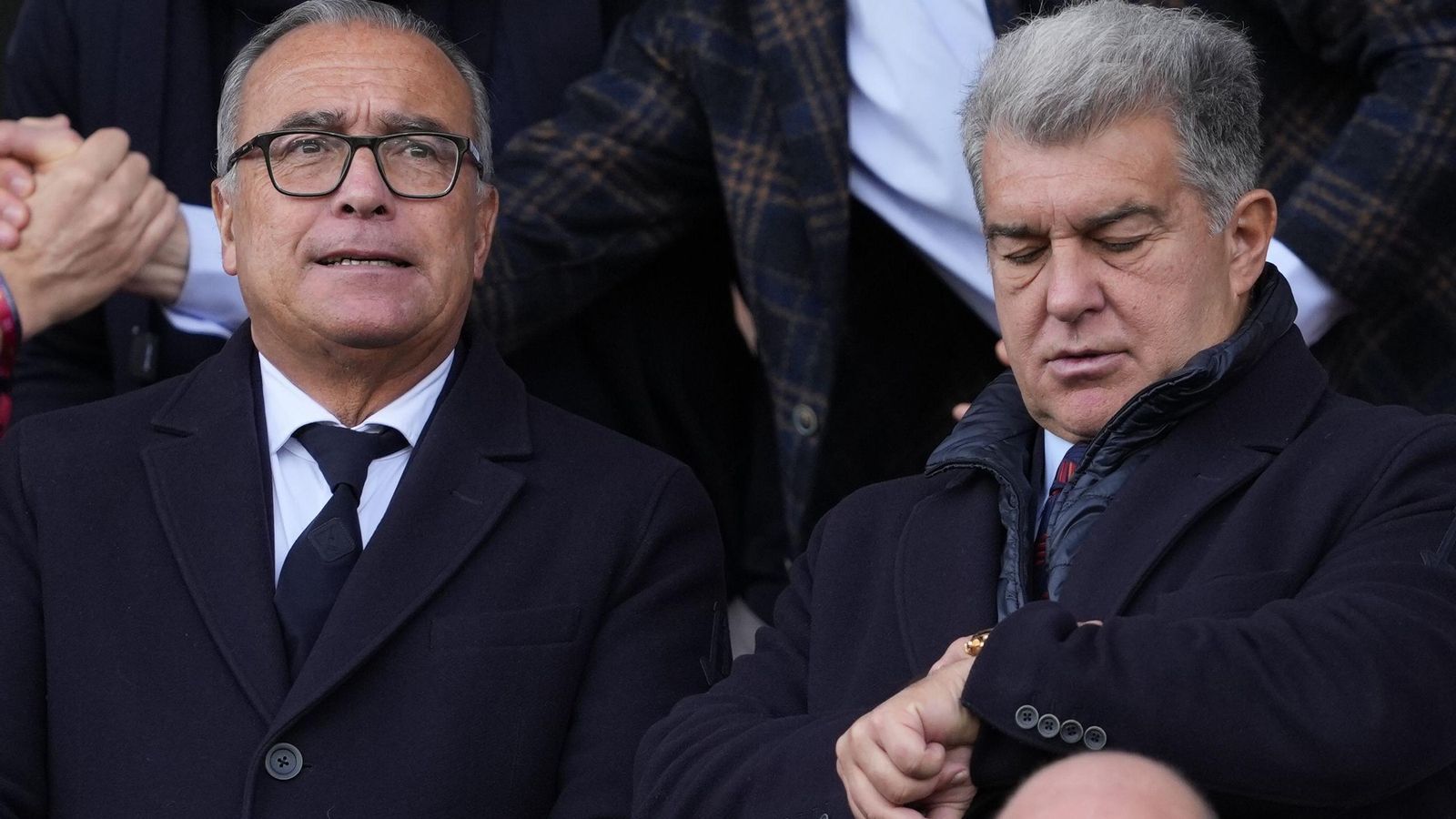 Joan Laporta y su vicepresidente Rafael Yuste, en el Barcelona-Atalanta de Champions.