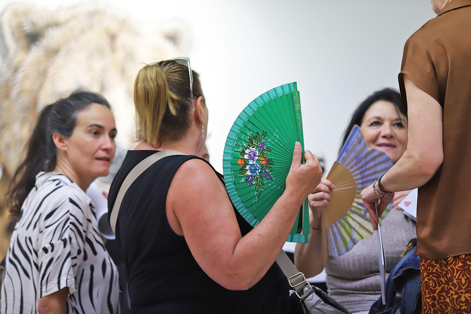 Imágenes de la exposición del artista onubense Wild Welva titulada 'El adiós, el comienzo y todo lo demás'.