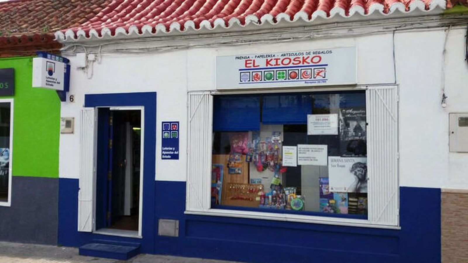 El despacho en el que se ha vendido el segundo premio en San Roque.