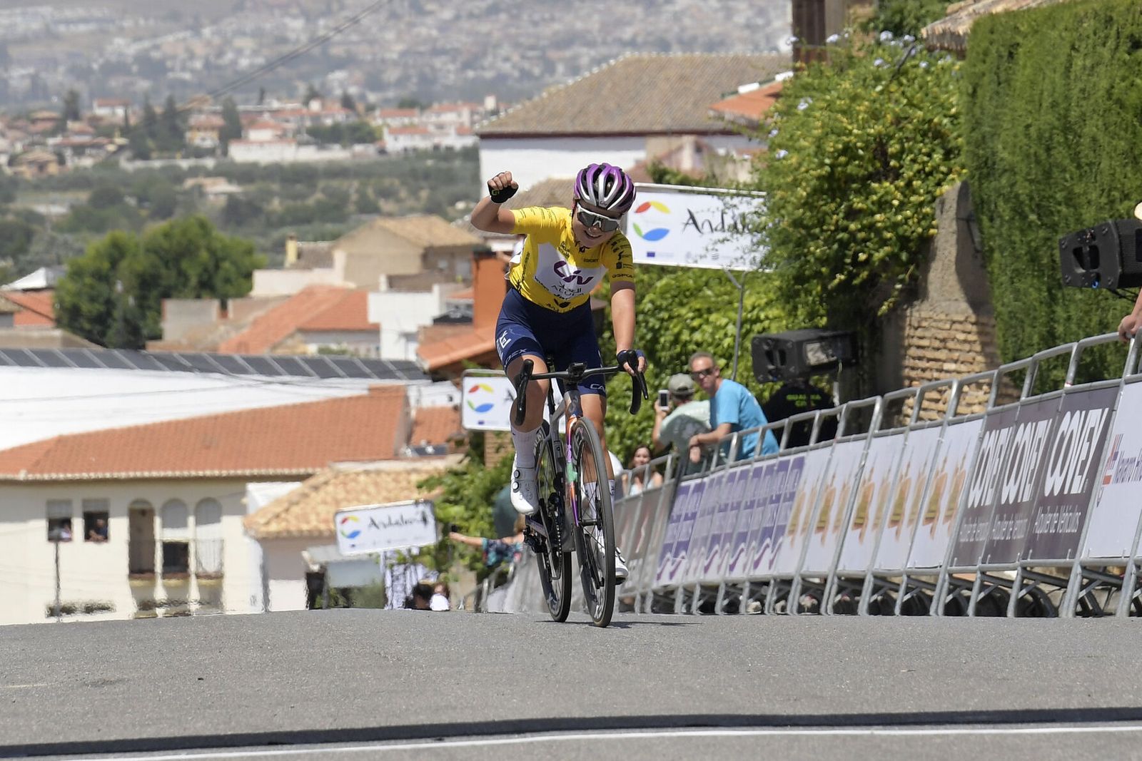 Las mejores imágenes de la segunda etapa de la Vuelta Andalucía Elite Women