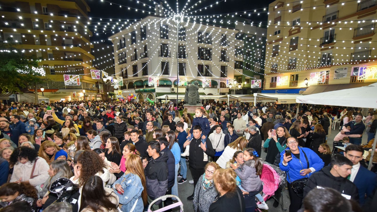 El encendido del alumbrado de Navidad en La Línea, en imágenes