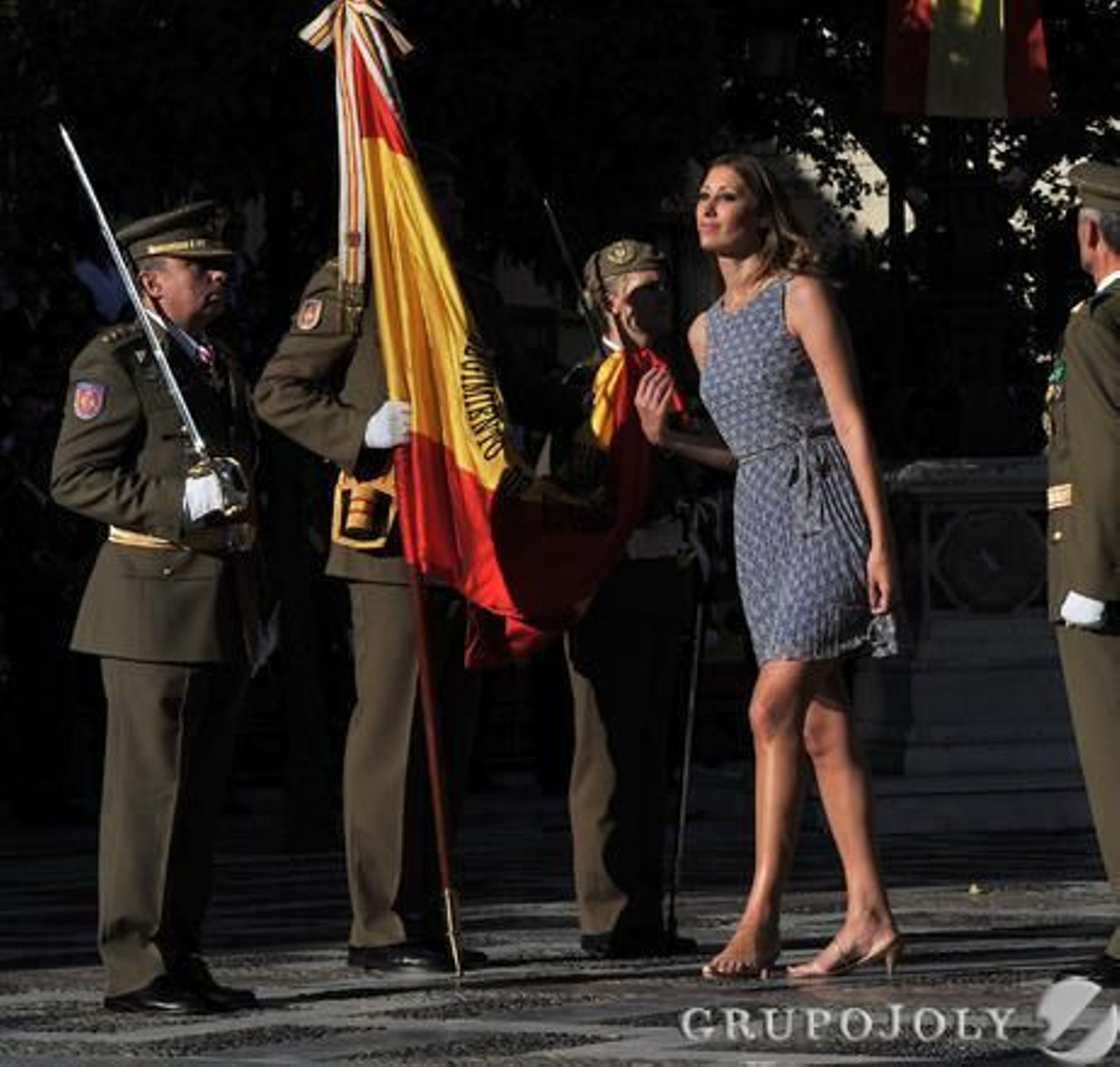 Las imágenes de la jura de bandera y el desfile militar del Día de San Fernando