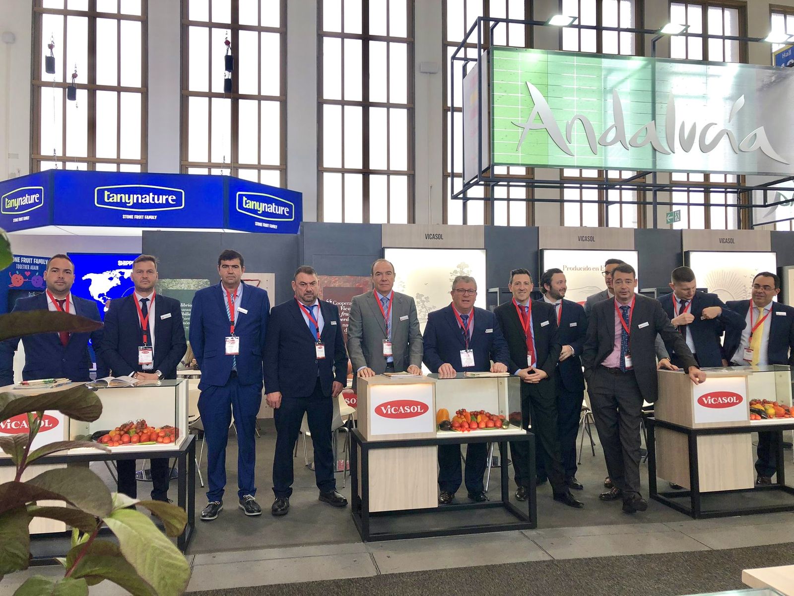 Delegación de Vicasol en el estand de exposición en Fruit Logistica 2022
