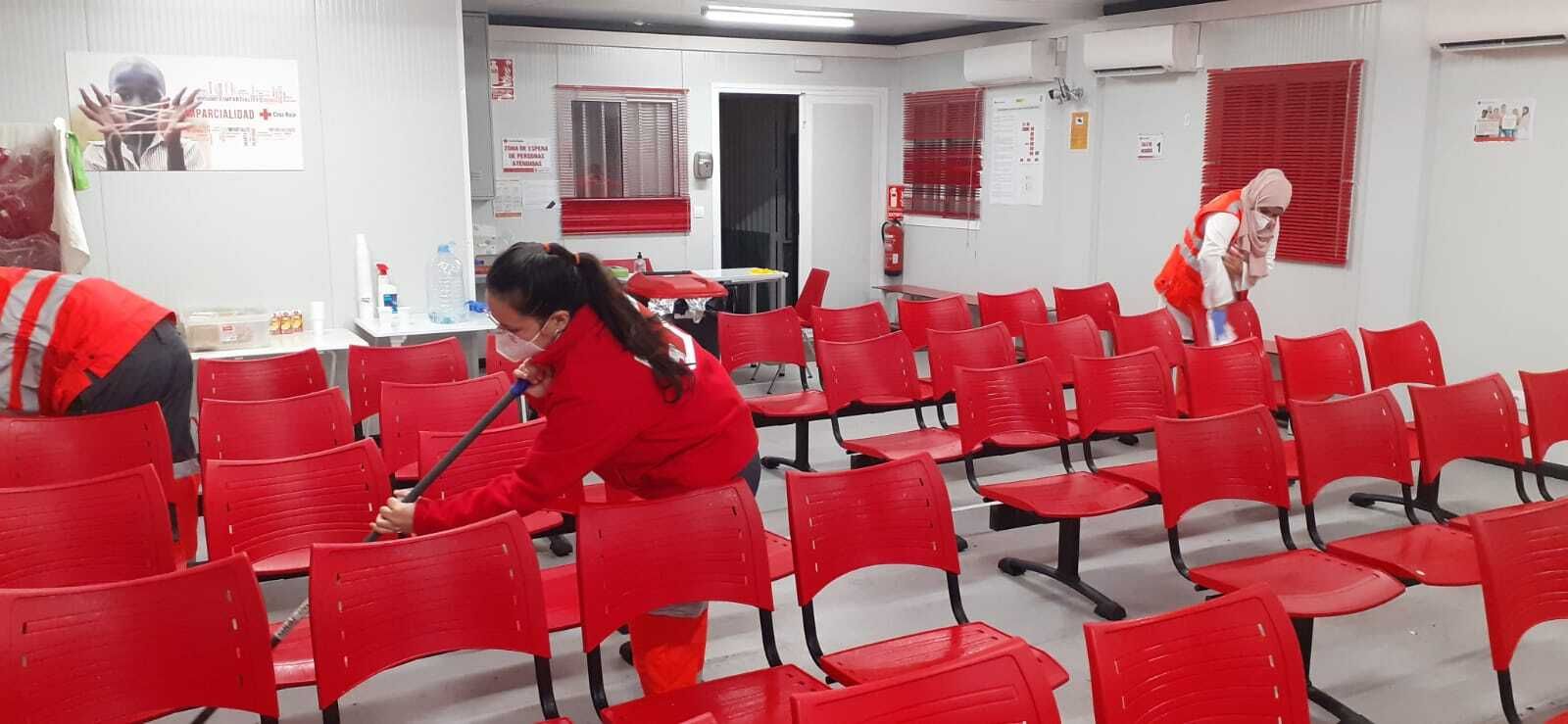 Cruz Roja asiste a más medio millar migrantes de pateras en Almería desde 23 diciembre