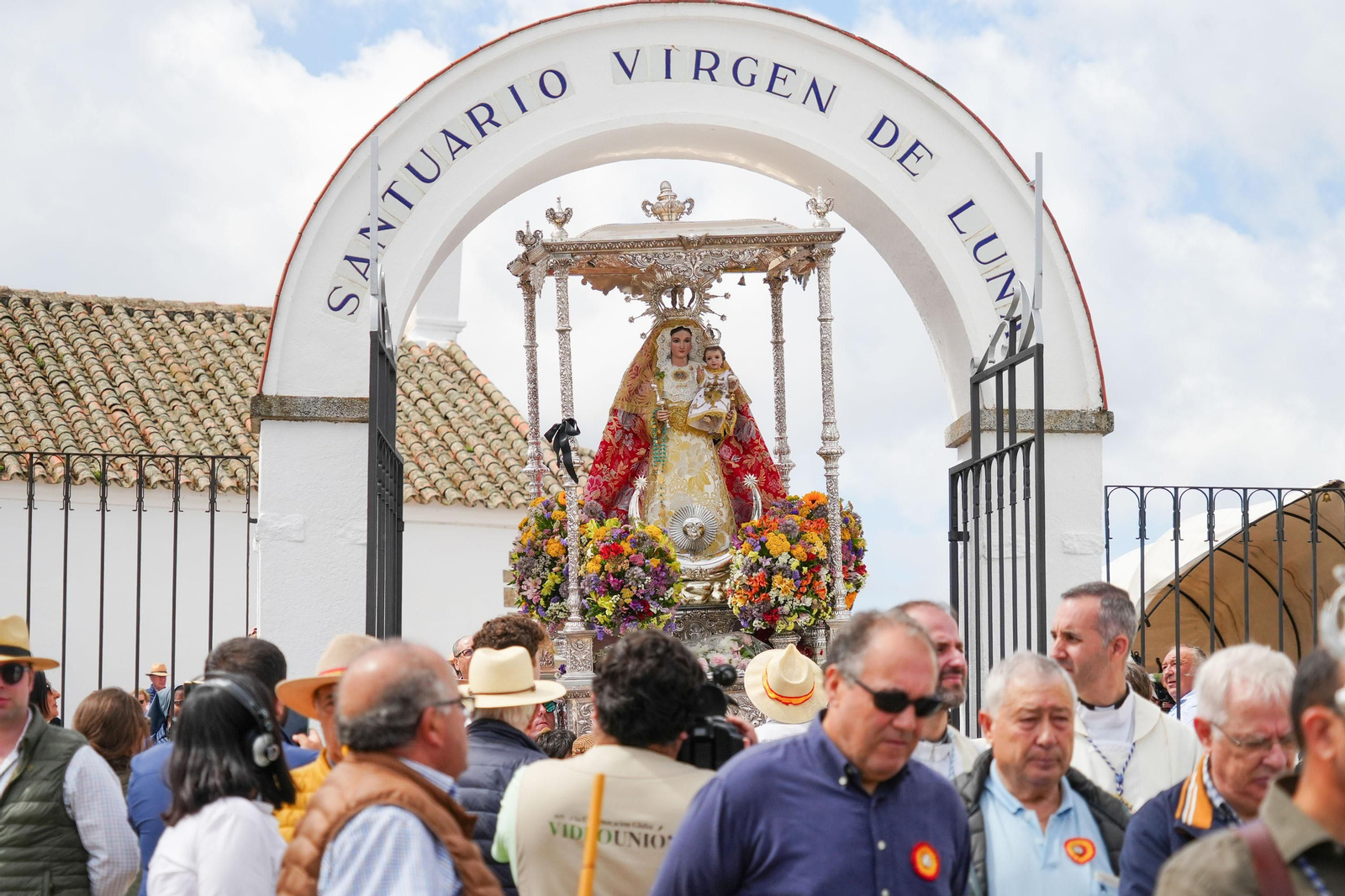 Las imágenes de la romería de la Virgen de Luna del Lunes de Pentecostés en Villanueva de Córdoba