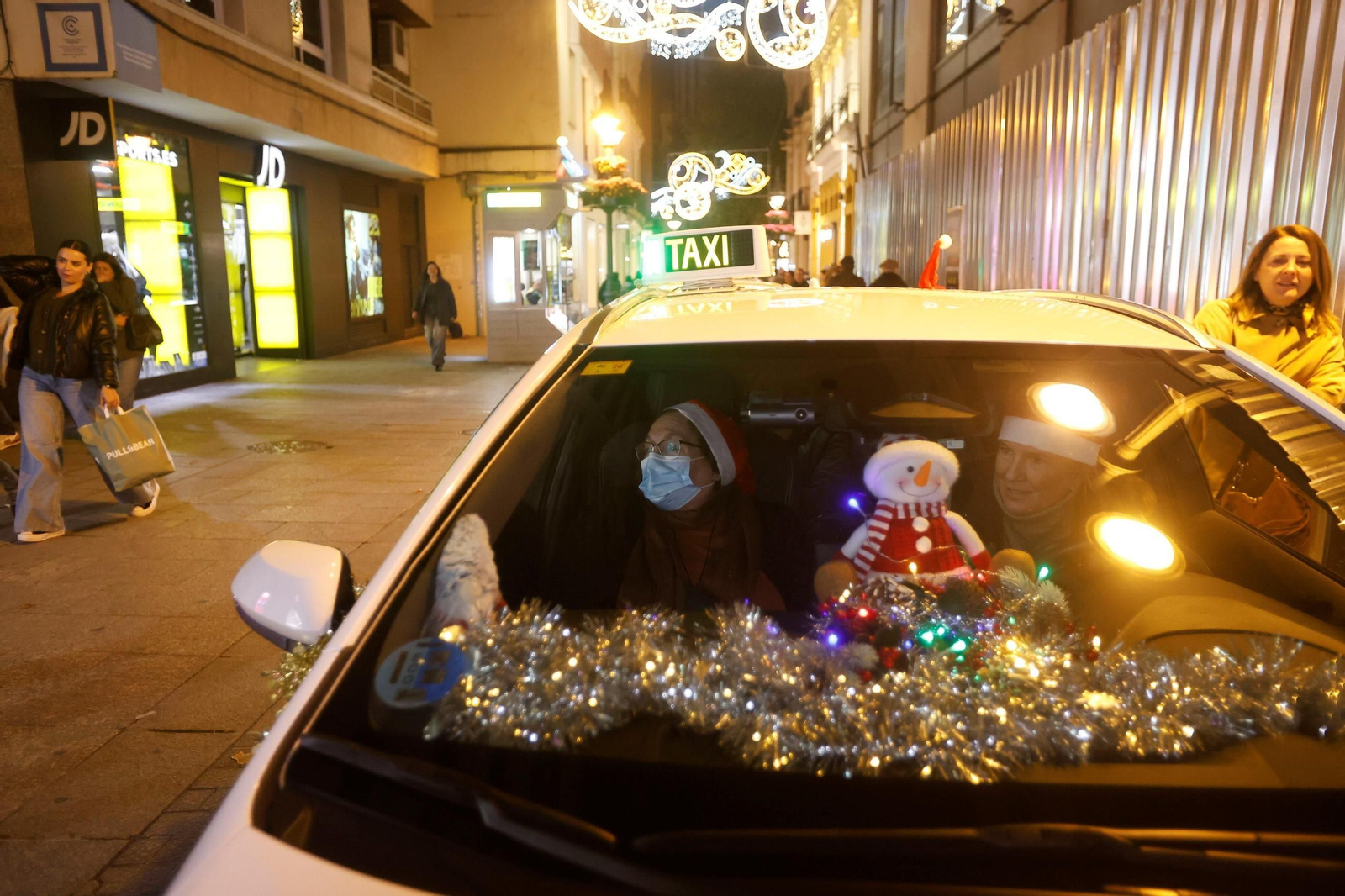 Las mejores imágenes del Paseo de la Ilusión por las calles de Córdoba