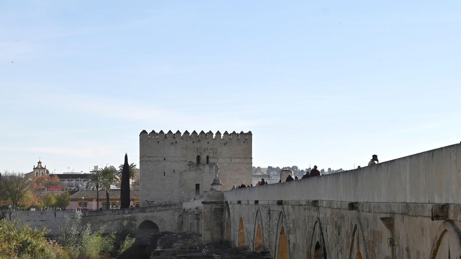 El Puente Romano y la Torre de la Calahorra.