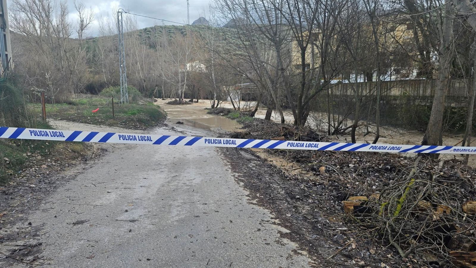 Viento, agua y destrozos: las imágenes de los efectos de la borrasca en la provincia de Granada