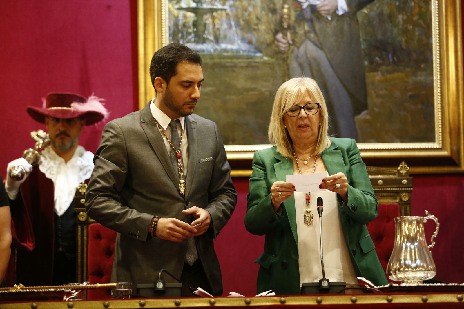 Las imágenes de la jornada de constitución del Ayuntamiento de Granada