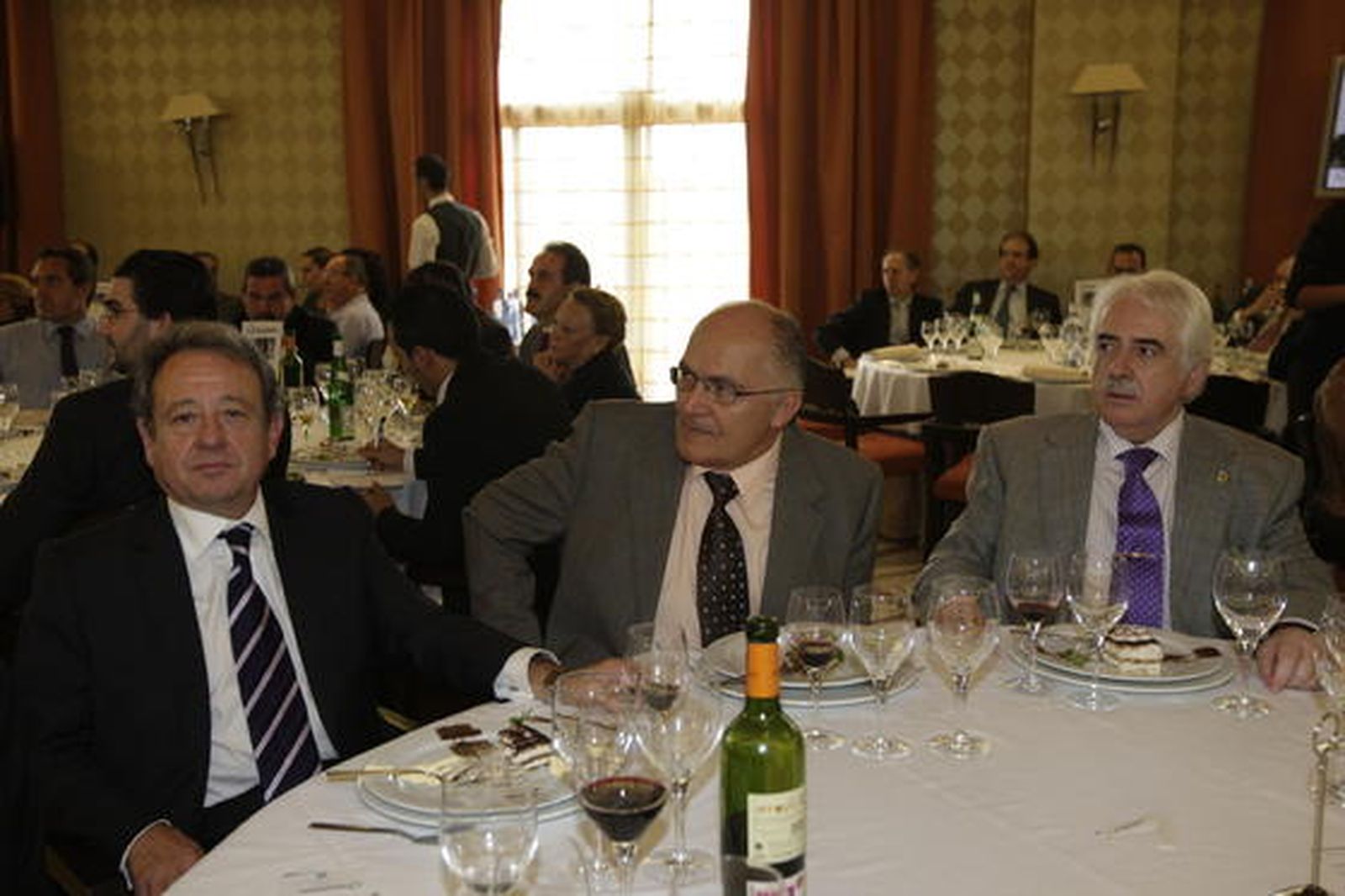 Enrique Martínez (Plataforma), Juan Manuel Cantón (Gestoría Cantón) y el consultor José Ramón Ibáñez.

Foto: Fran Leonardo