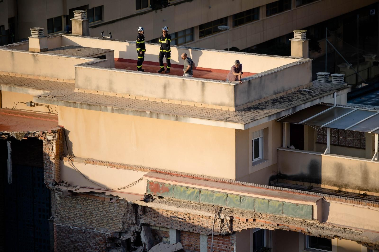 Así ha quedado el techo de la iglesia de Las Esclavas de Cádiz.