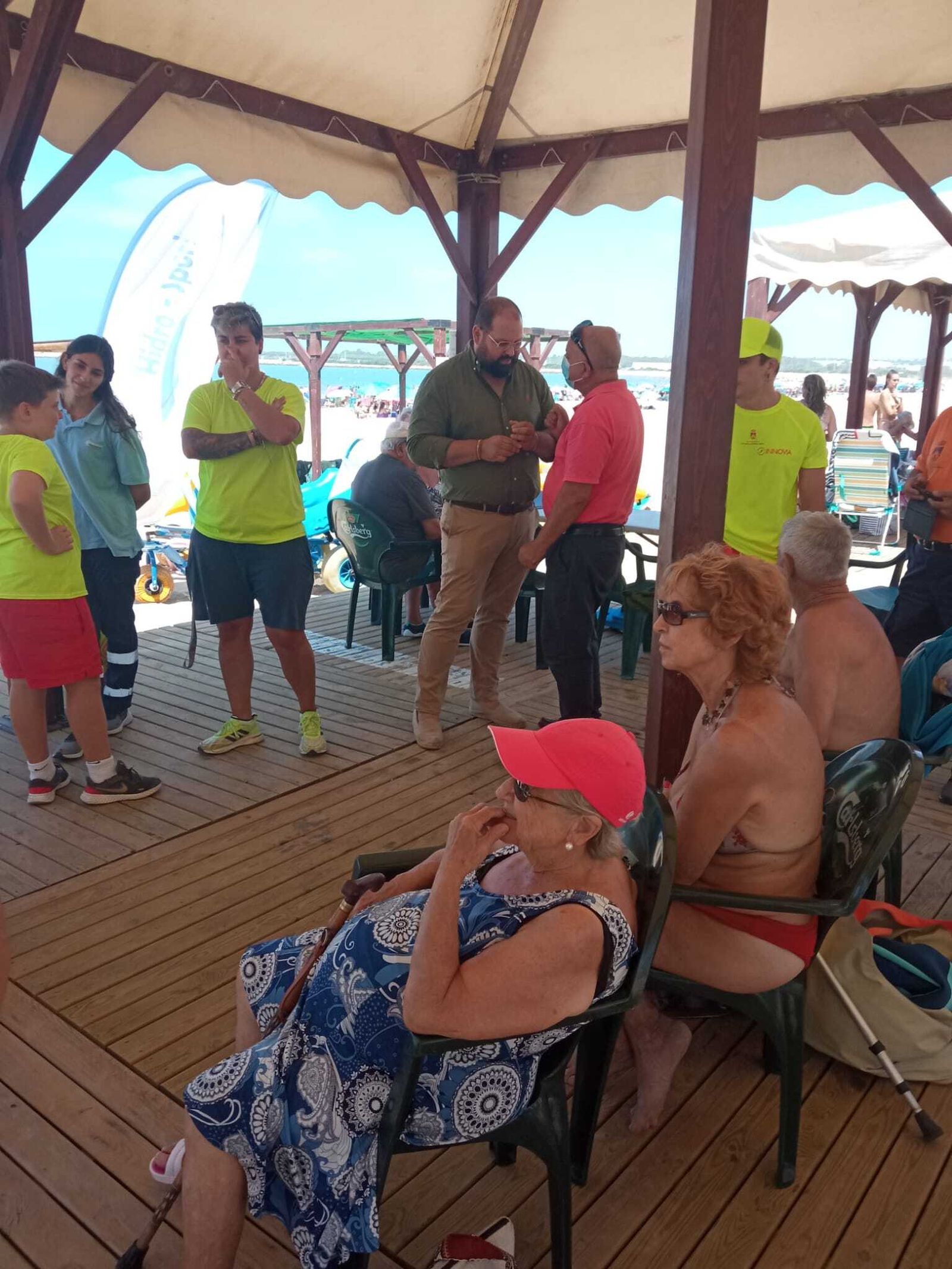 El programa tuvo lugar en el módulo de personas con movilidad reducida de la playa.