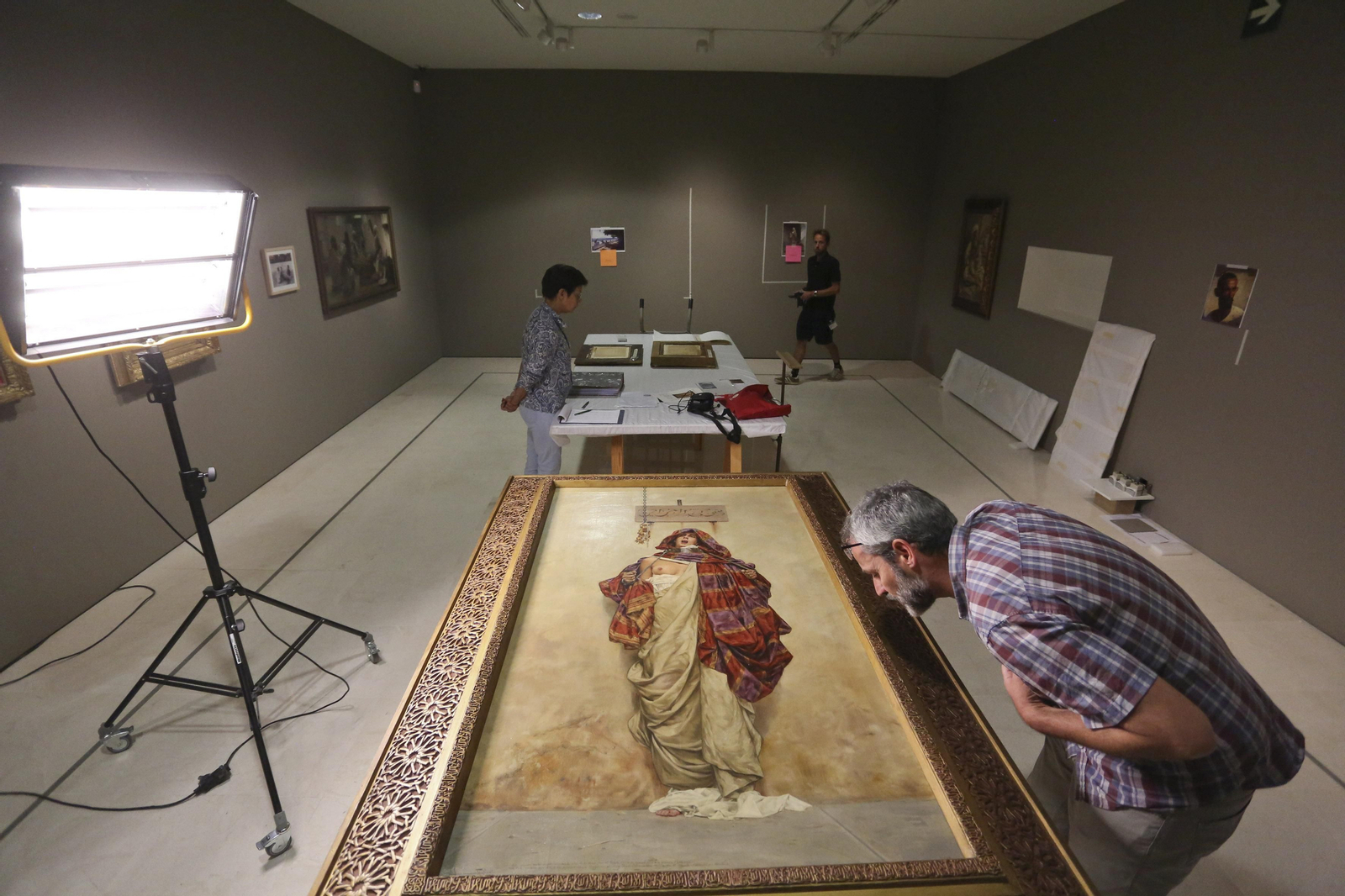 Fotos del montaje de la nueva exposición del Museo Carmen Thyssen