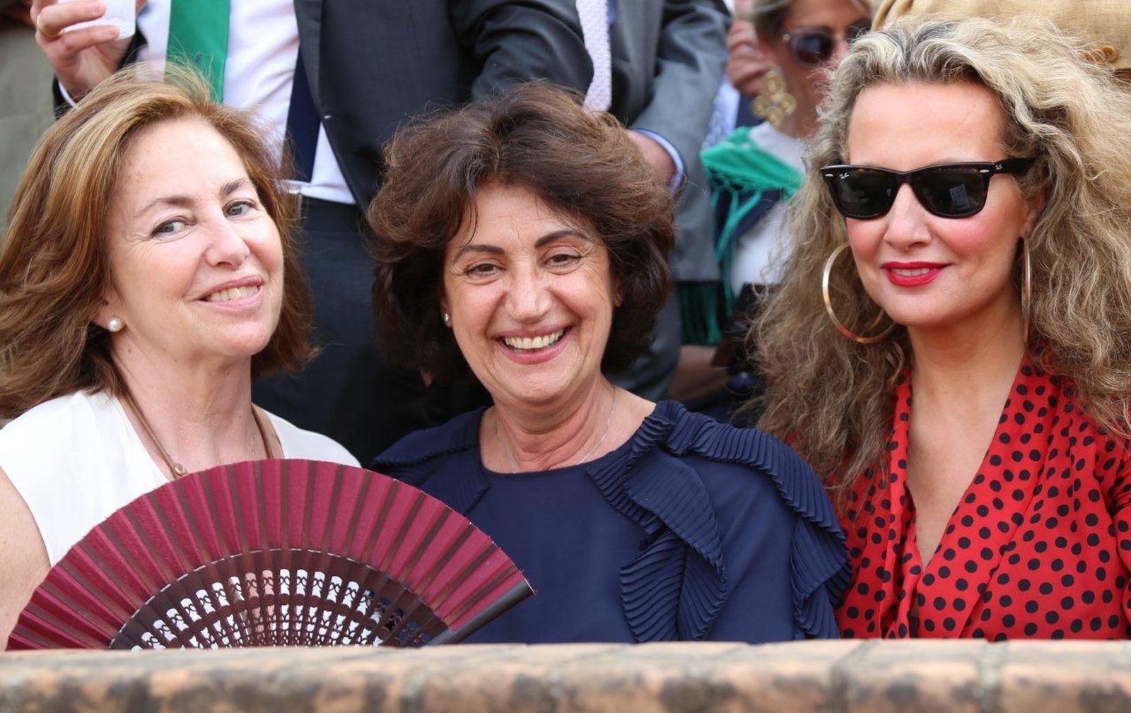 Vicki de Fernández Vega, Carmen Canorea y Marita Rufino