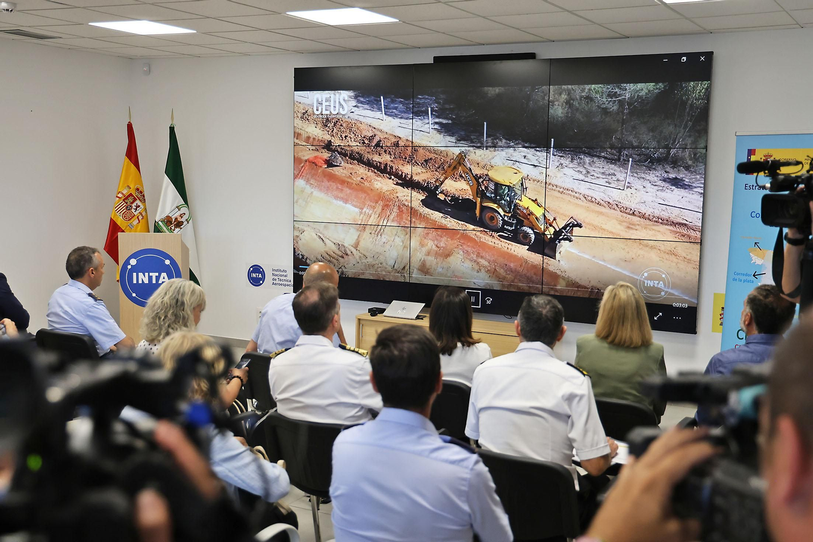 Imágenes de la Visita de la ministra de Defensa, Margarita Robles, a el Centro de Ensayos de Sistemas Aéreos no Tripulados CEUS