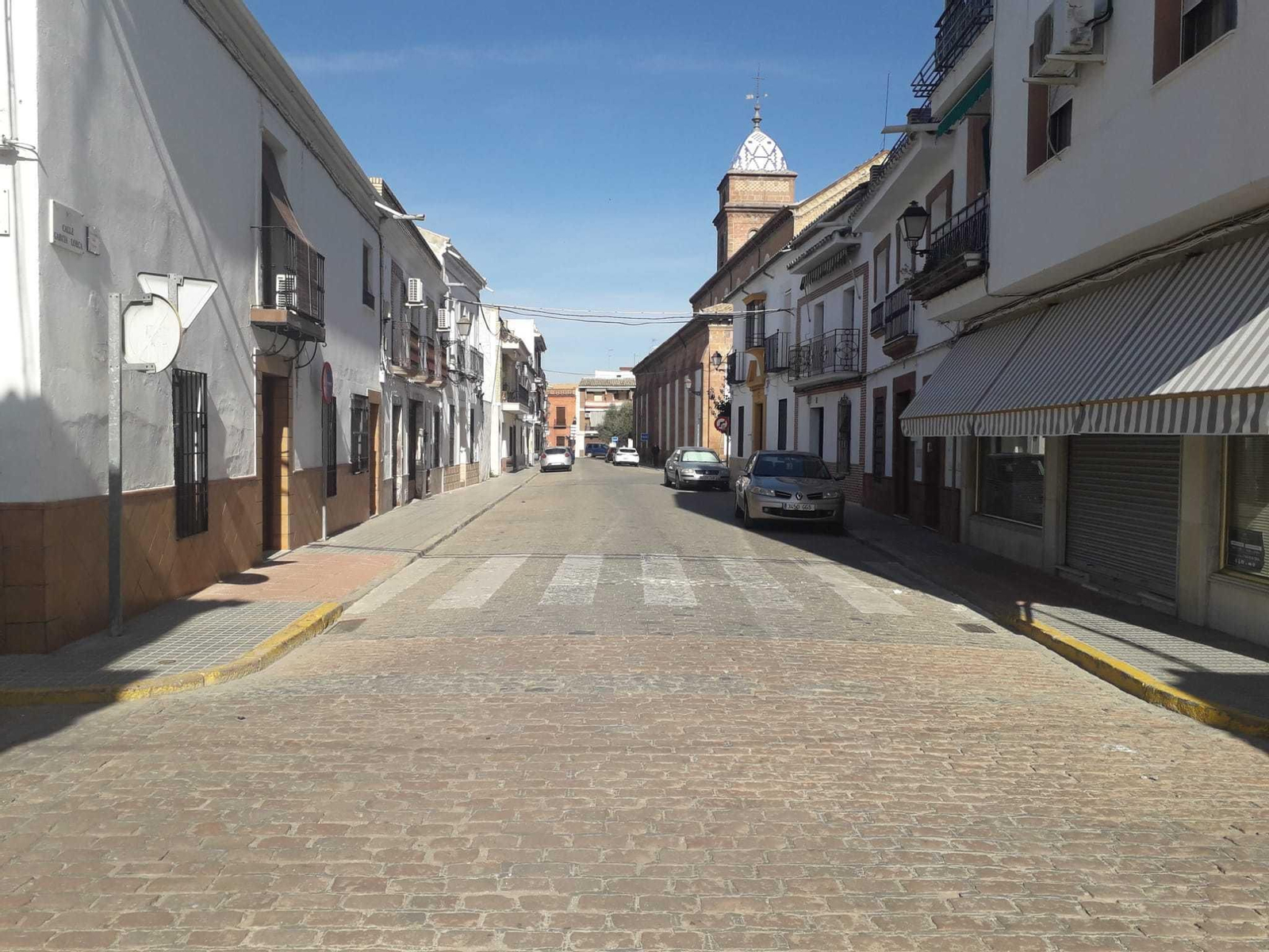 La calle García Lorca, en el centro de Villa del Río.