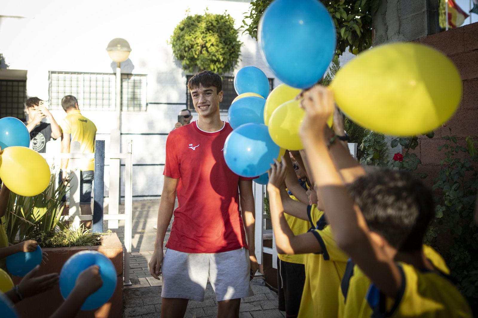 El recibimiento a Carlos Garach, en imágenes