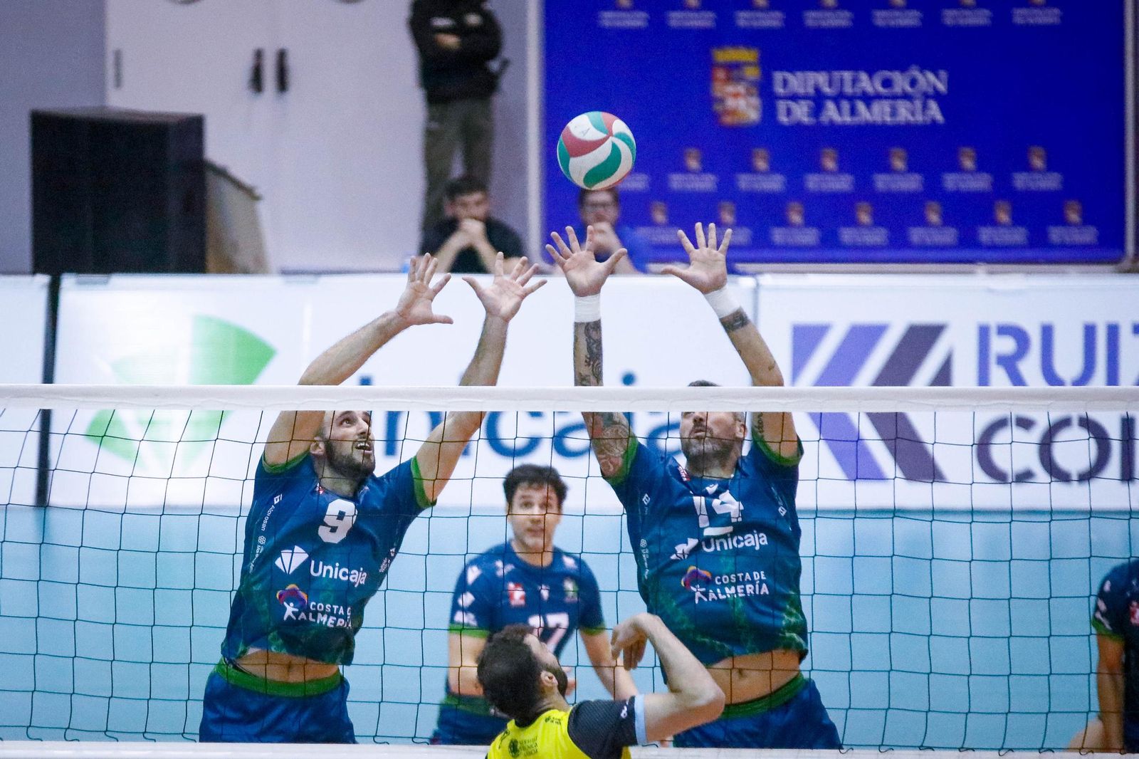 Las imágenes del Unicaja Costa de Almería-Leleman Conqueridor, primer partido del play off por el título de Superliga en Almería