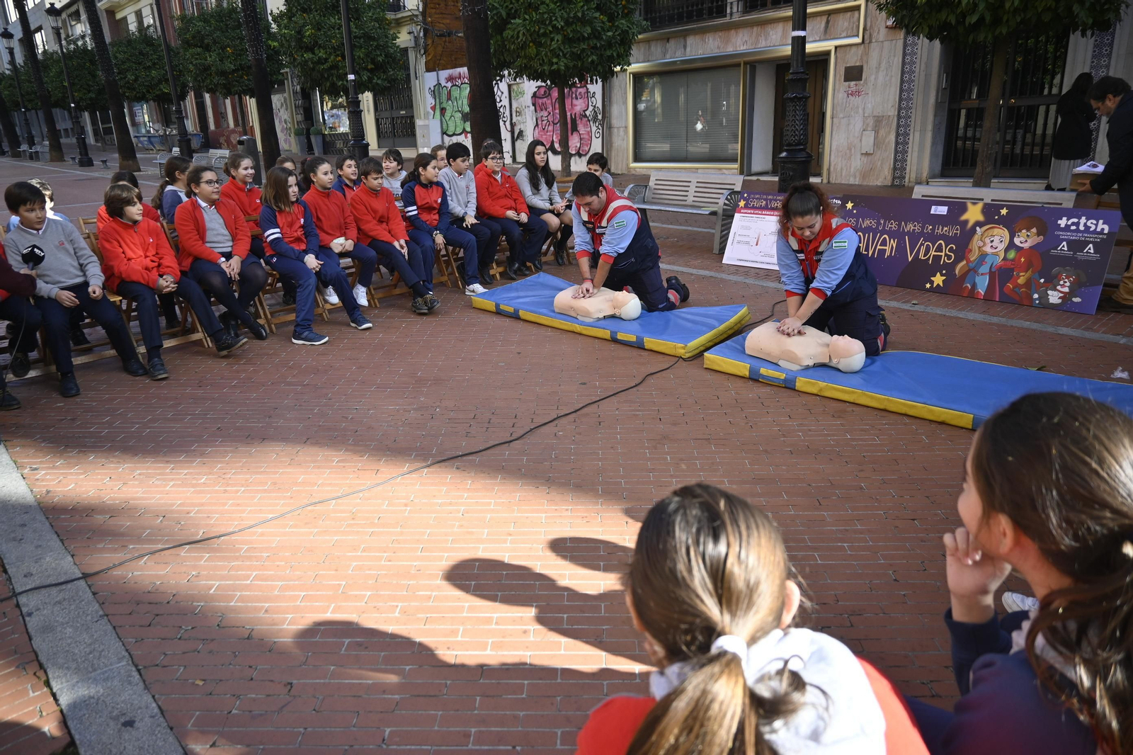 Los niños del Cardenal Spínola aprenden a salvar vidas.