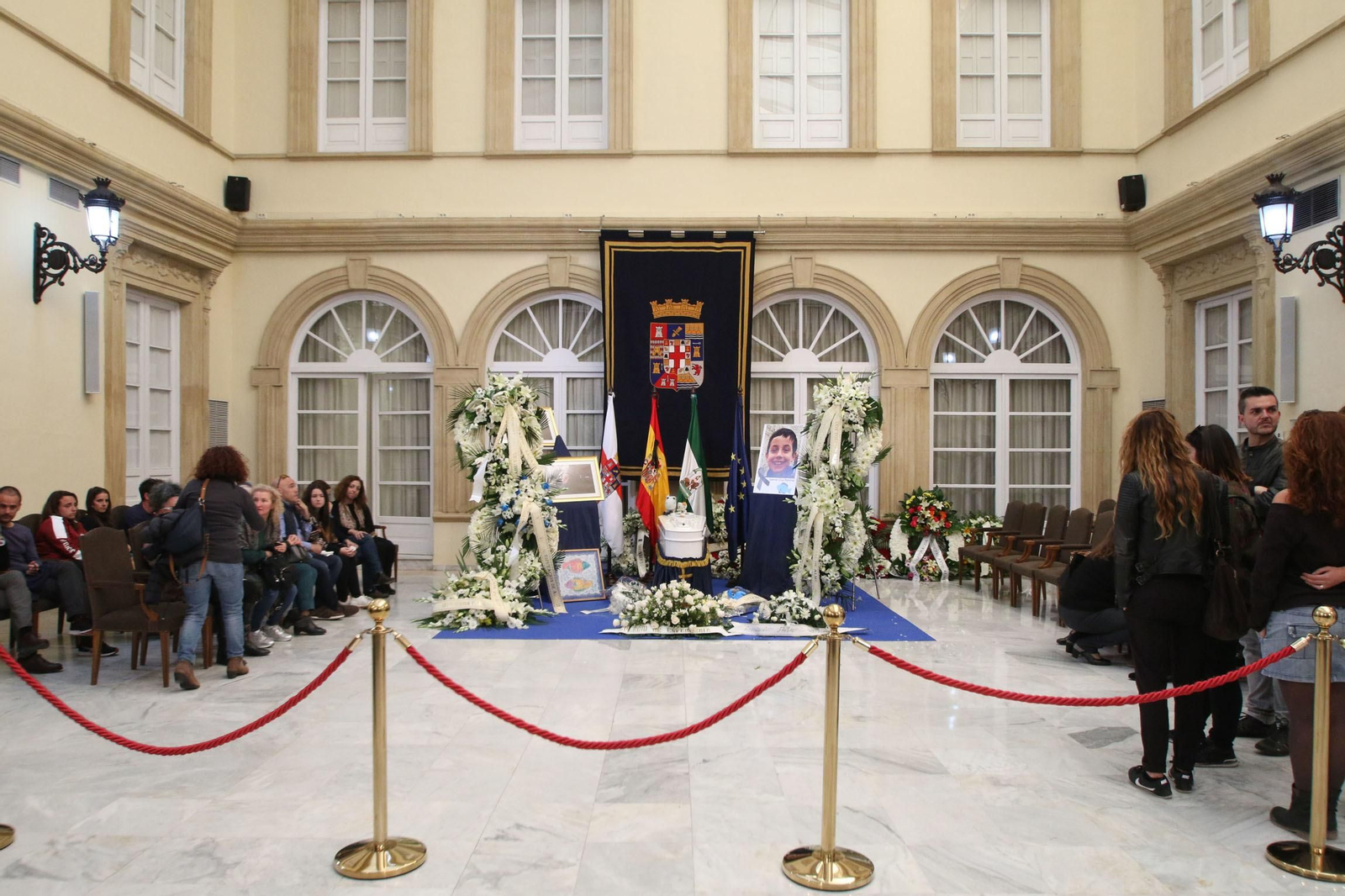 Las imágenes de la capilla ardiente por Gabriel