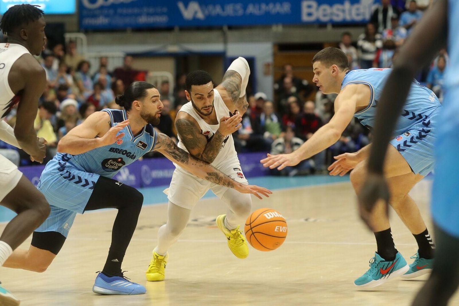 Francis Alonso firma otro partido sobresaliente